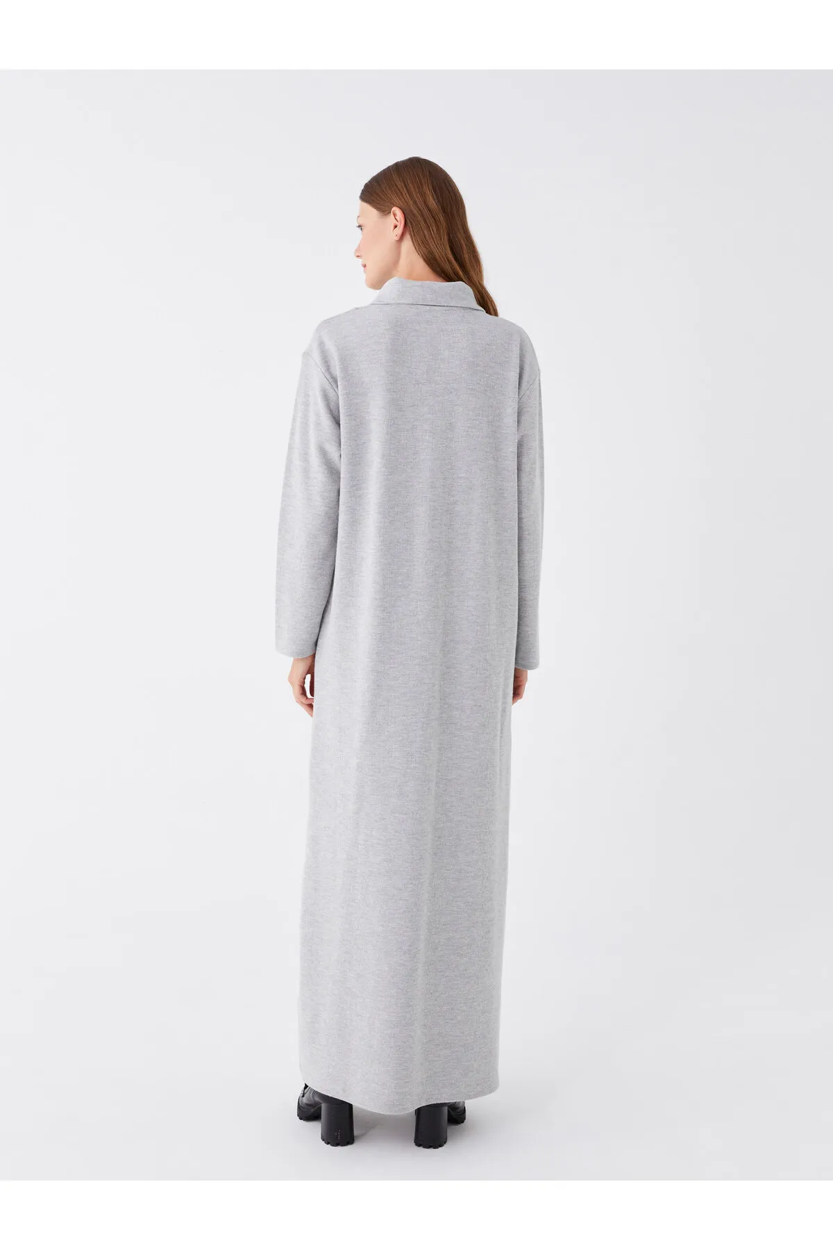 LC Waikiki  Gerades, langärmliges Damenkleid mit hohem Kragen