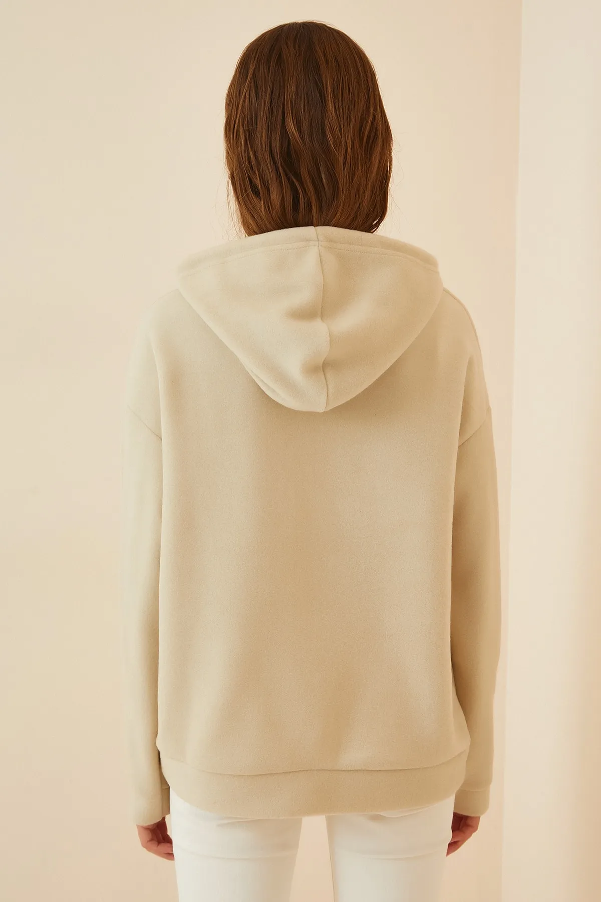 Happiness İstanbul  Cremefarbenes Winter-Fleece-Sweatshirt mit Kapuze für Damen ZV00047
