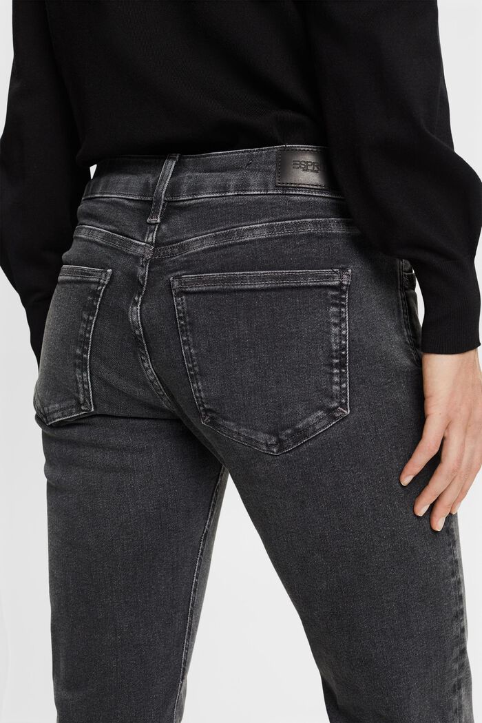Jeans mit geradem Bein und mittlerer Bundhöhe
