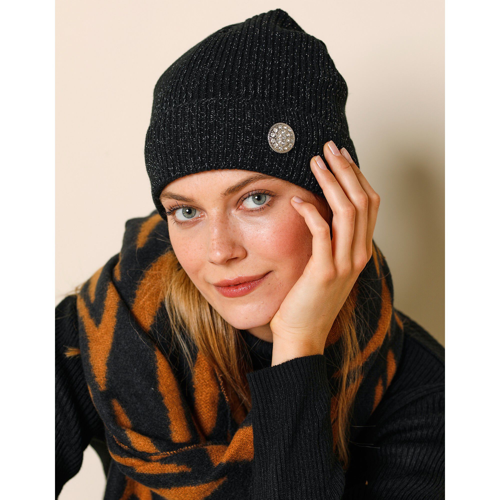 Bonnet bouton bijou