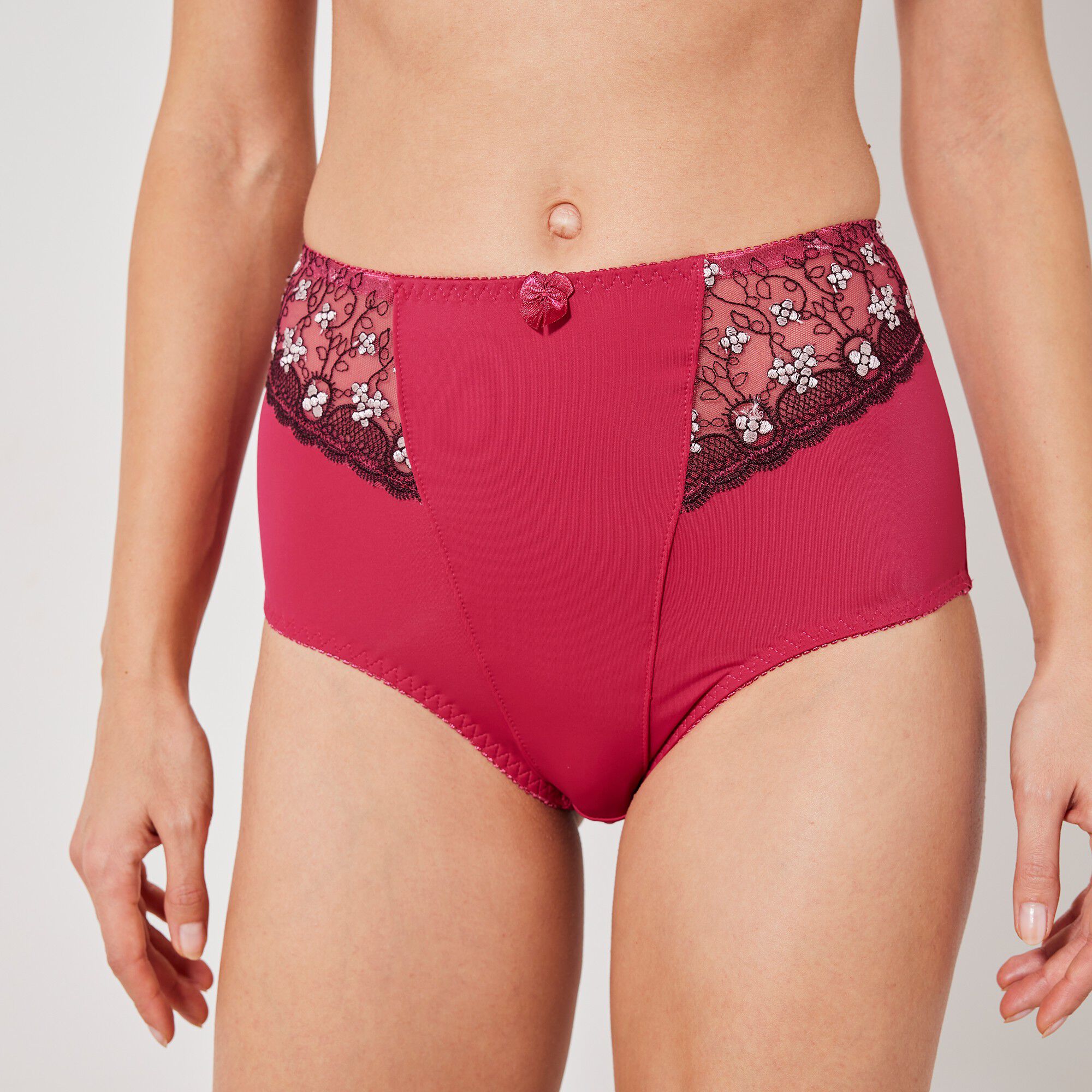 Gainette microfibre tulle brodé Caminata