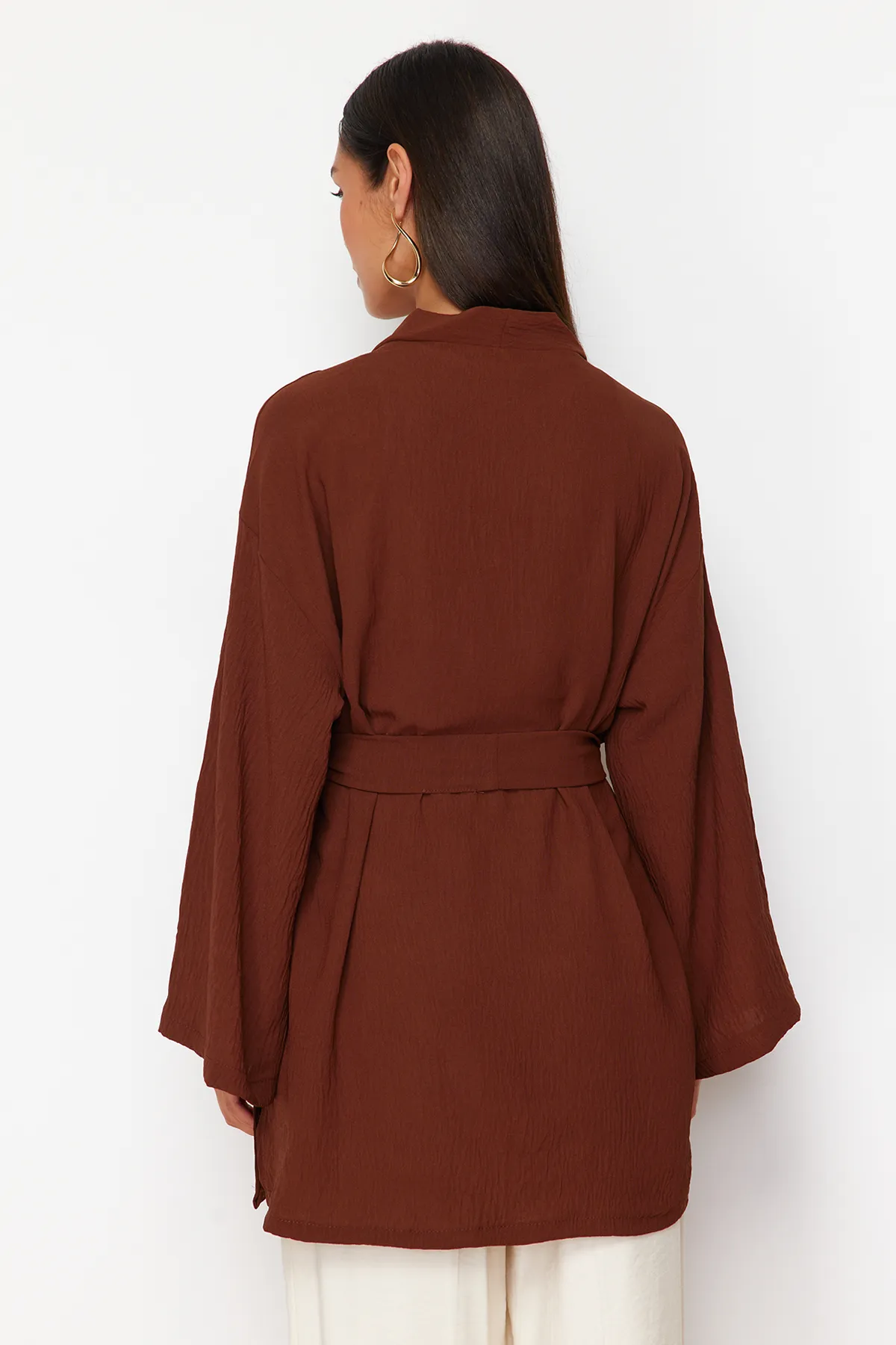 Trendyol Modest  Brauner gewebter Kimono in Leinenoptik TCTSS24KK00004