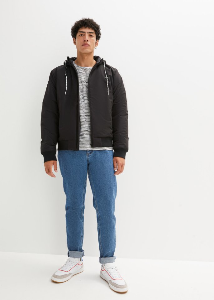 Winterjacke mit Kapuze und recyceltem Polyester