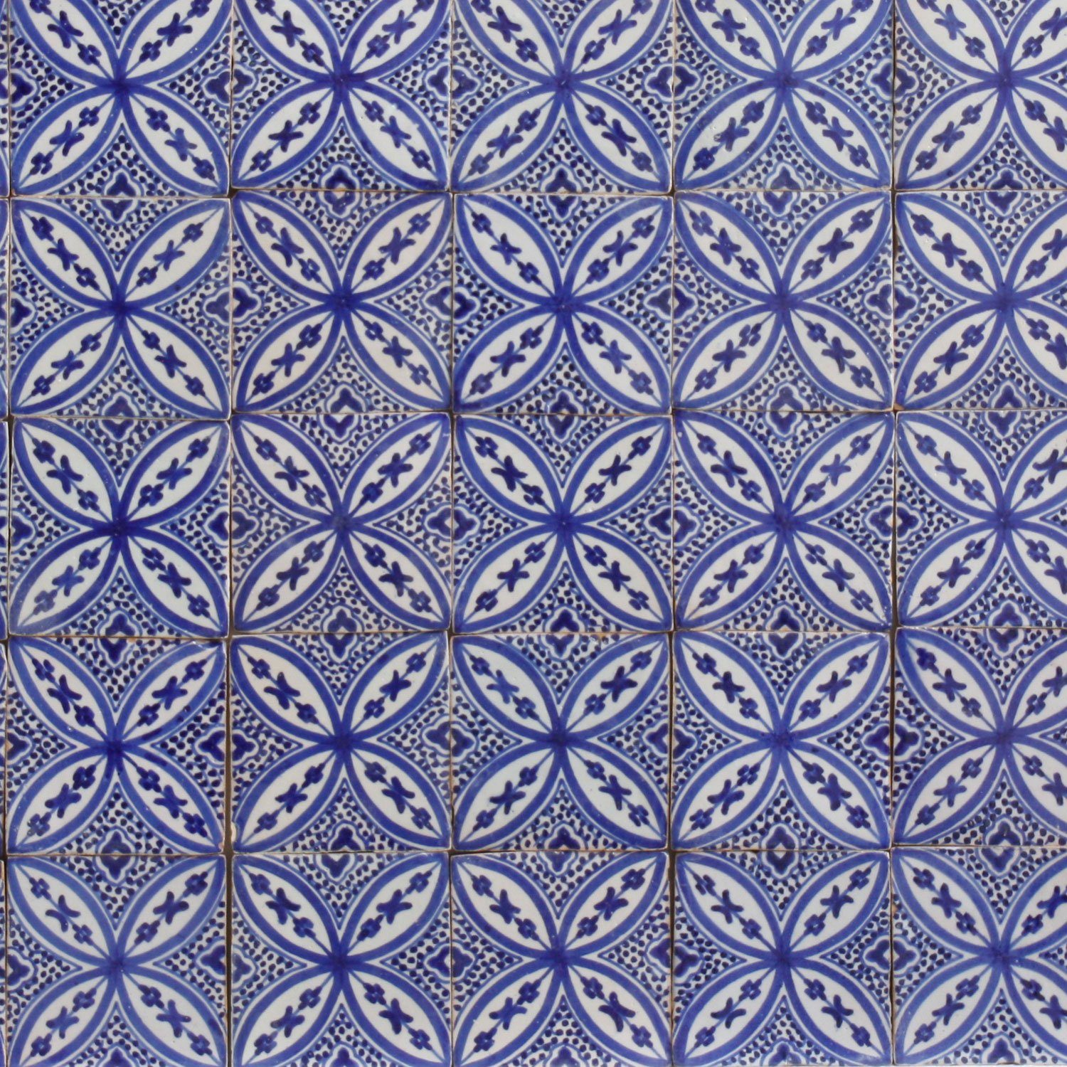 Casa Moro Wandfliese Orientalische Keramikfliese Ifsane 10x10 cm blau weiß handbemalte marokkanische Fliese Kunsthandwerk aus Marokko Wandfliese für schöne Küche Dusche Badezimmer, FL7150, Blau und Weiß