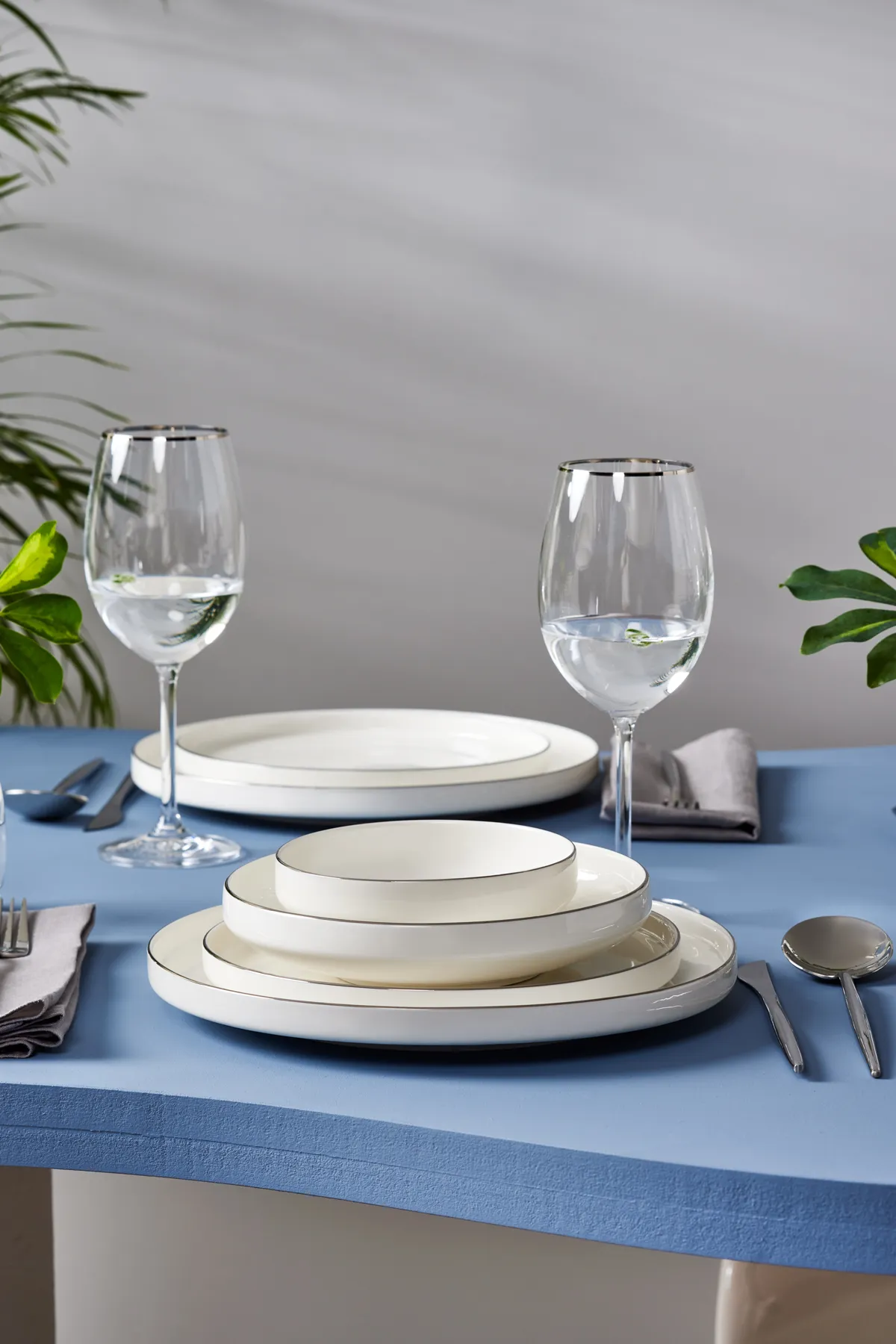 Karaca  Streamline New Saturn New Bone 24-teiliges Esstisch-Set für 6 Personen, Platin