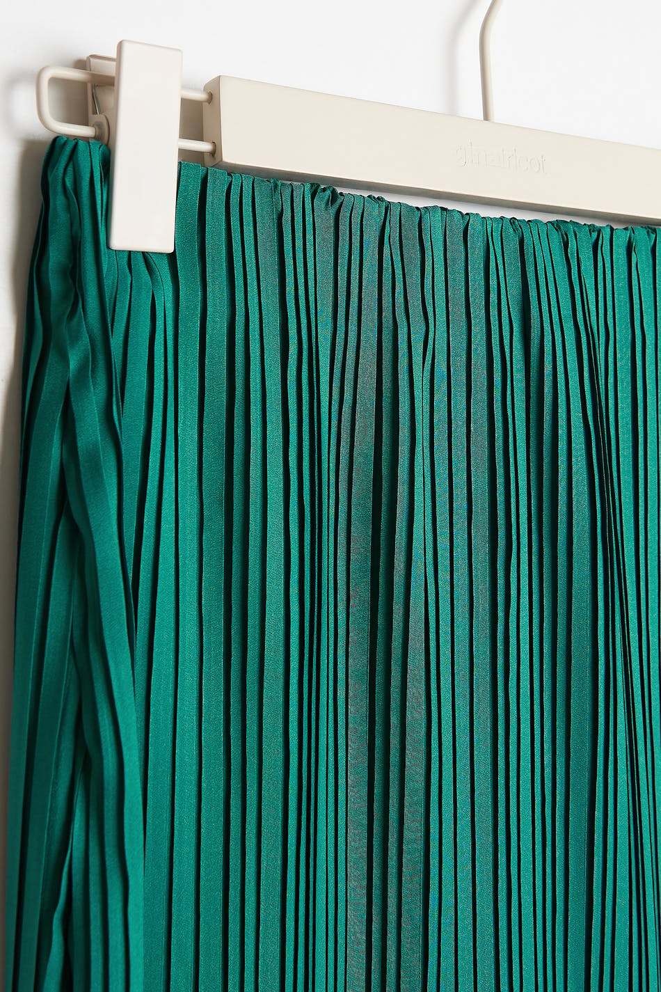 Izzy pleated skirt