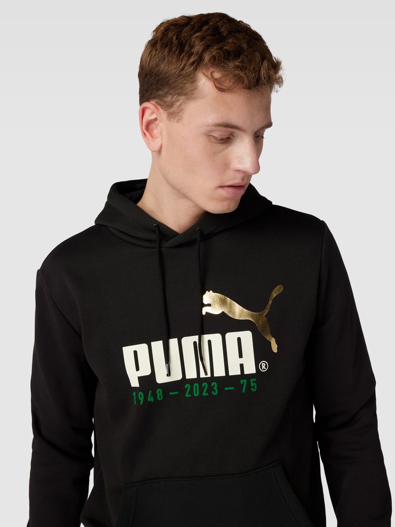 Hoodie mit Label-Print in schwarz