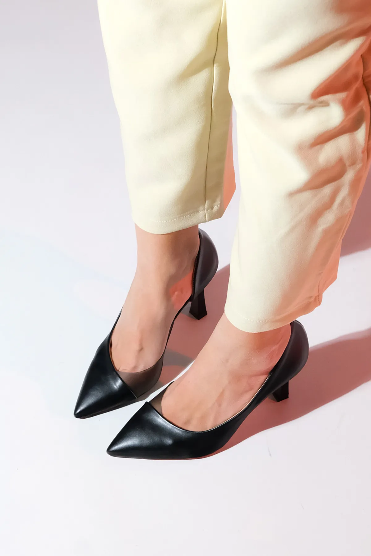 LuviShoes  653 Damenschuhe mit schwarzem Hautabsatz