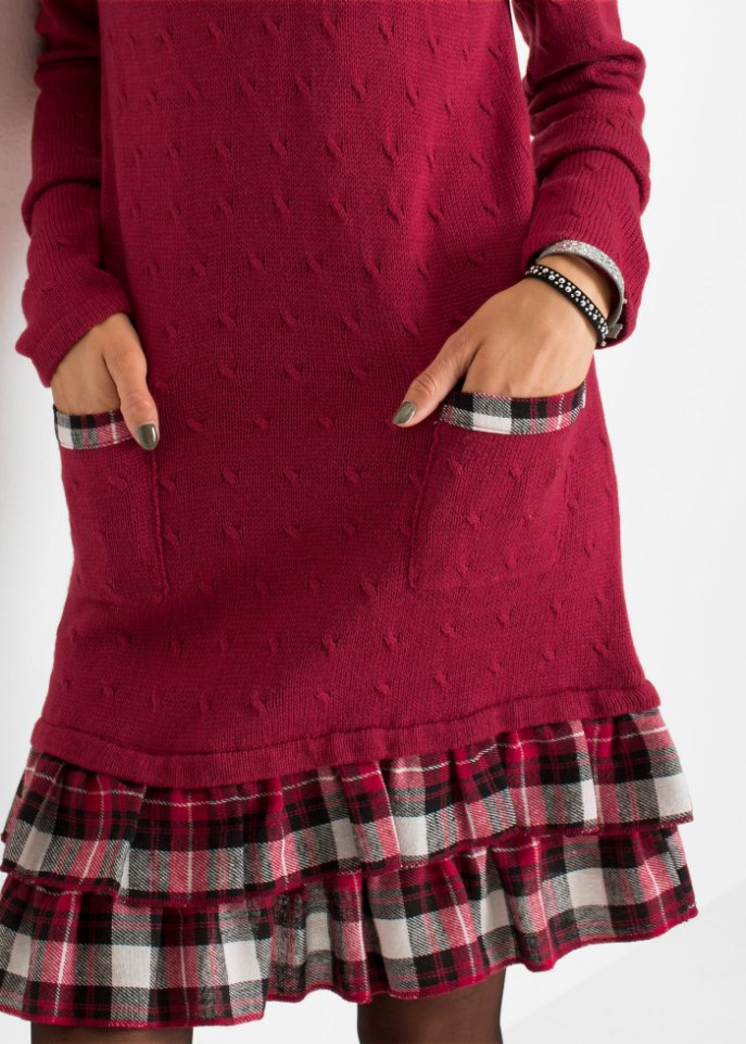Strickkleid im Materialmix