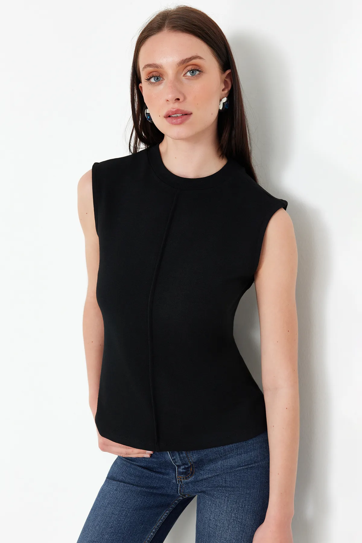 Trendyol Collection  Schwarze figurbetonte/taillierte Stretch-Strickbluse aus Viskose/weichem Stoff TWOSS24BZ00432