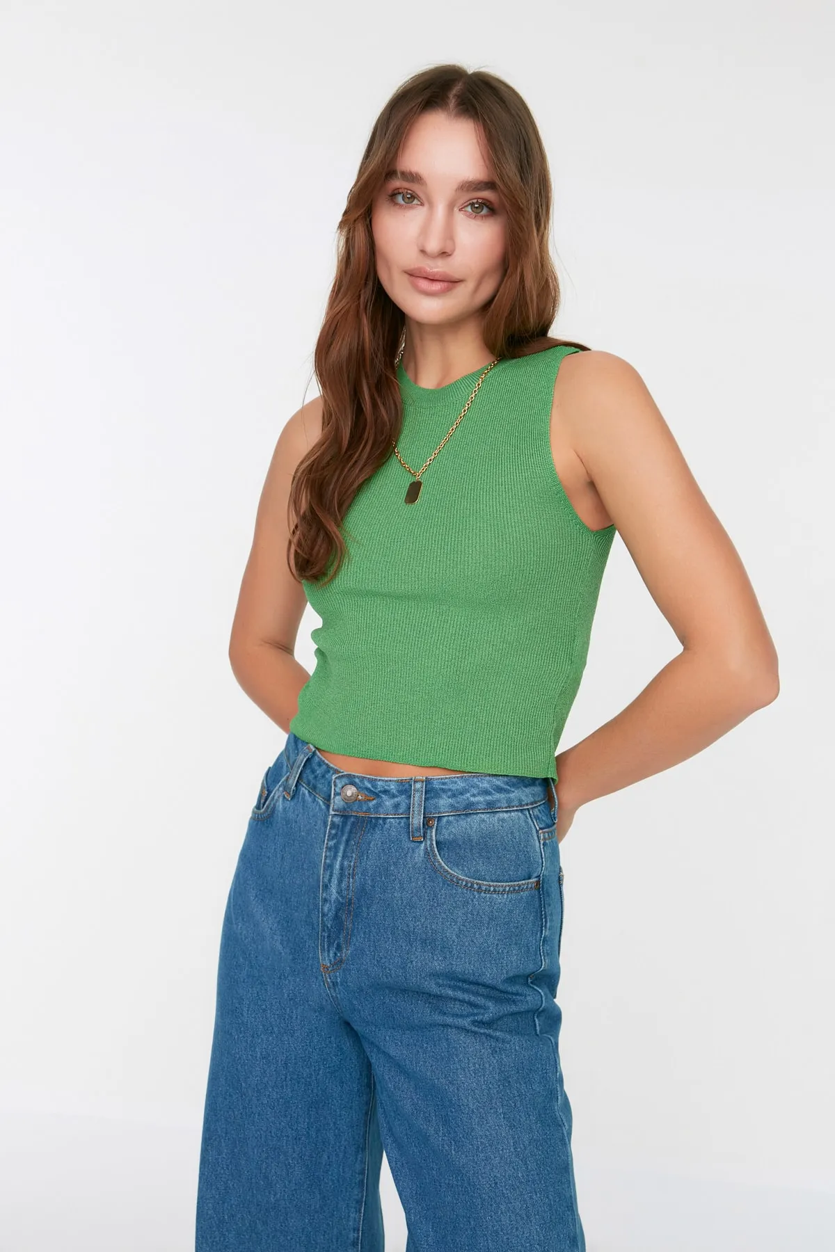 Trendyol Collection  Grüne Crop-Strickbluse mit Rundhalsausschnitt