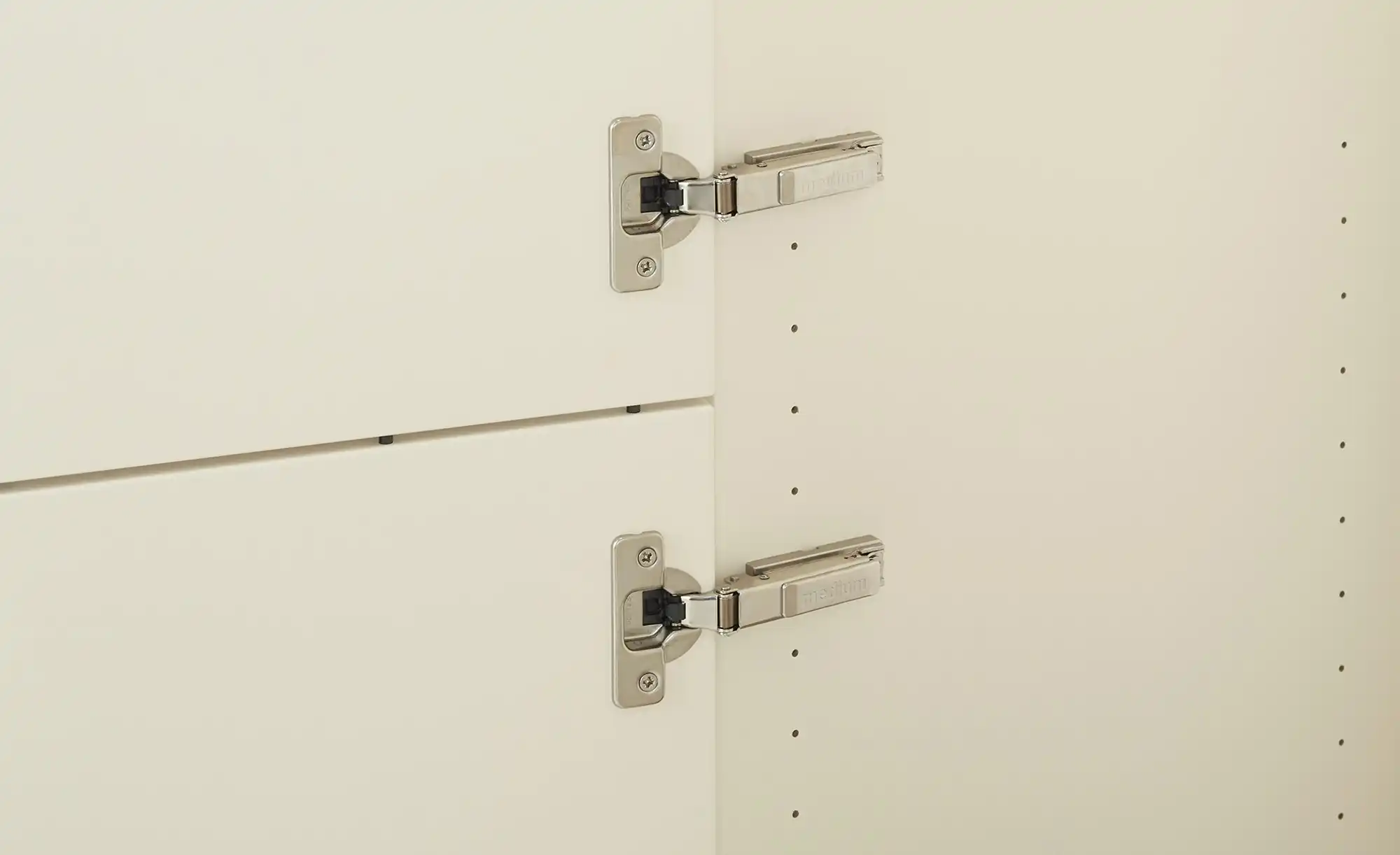 medium Garderobenschrank  Gammon