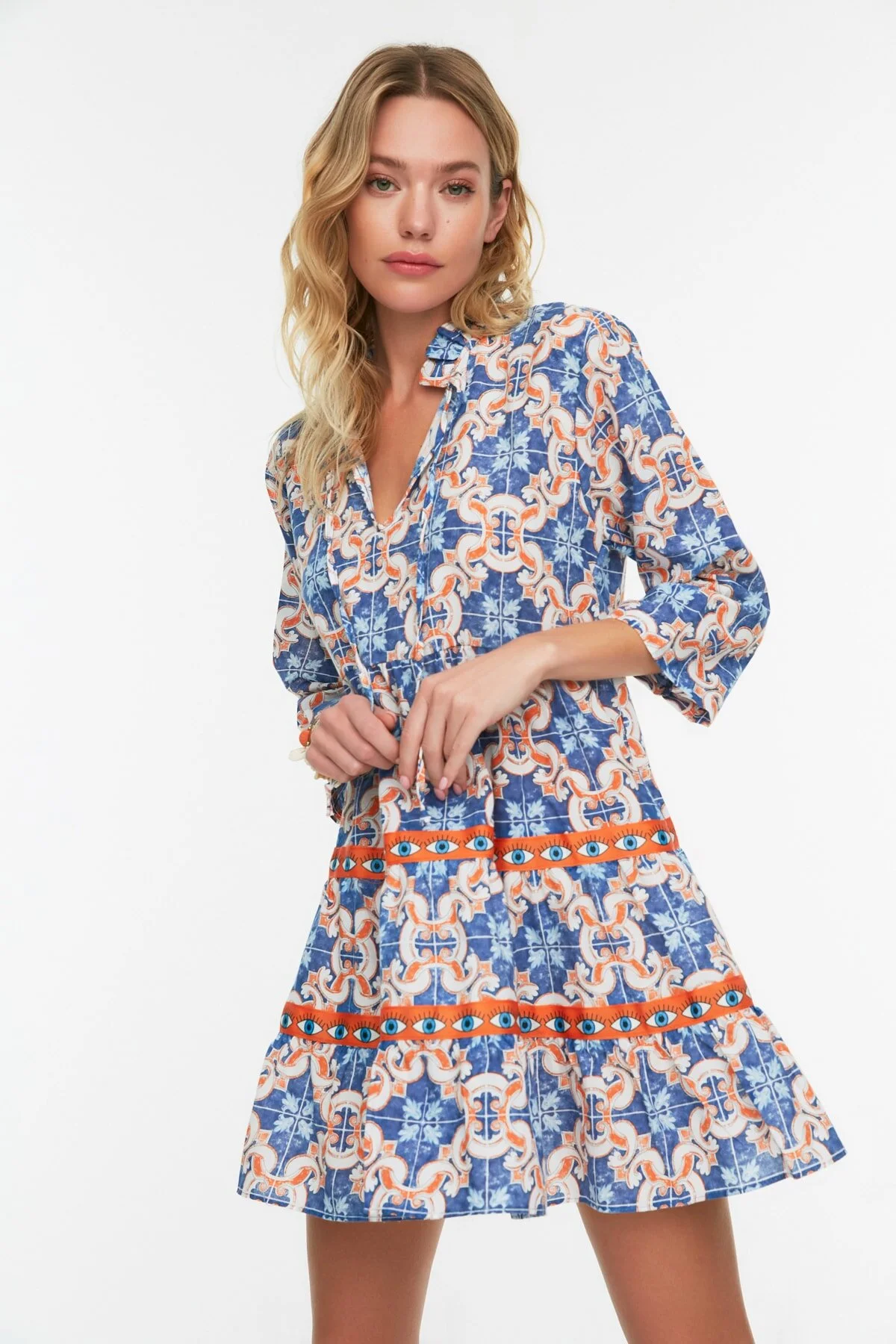Trendyol Collection  Ethnisch gemustertes Mini-Strandkleid aus 100 % gewebter Baumwolle TBESS22EL0765