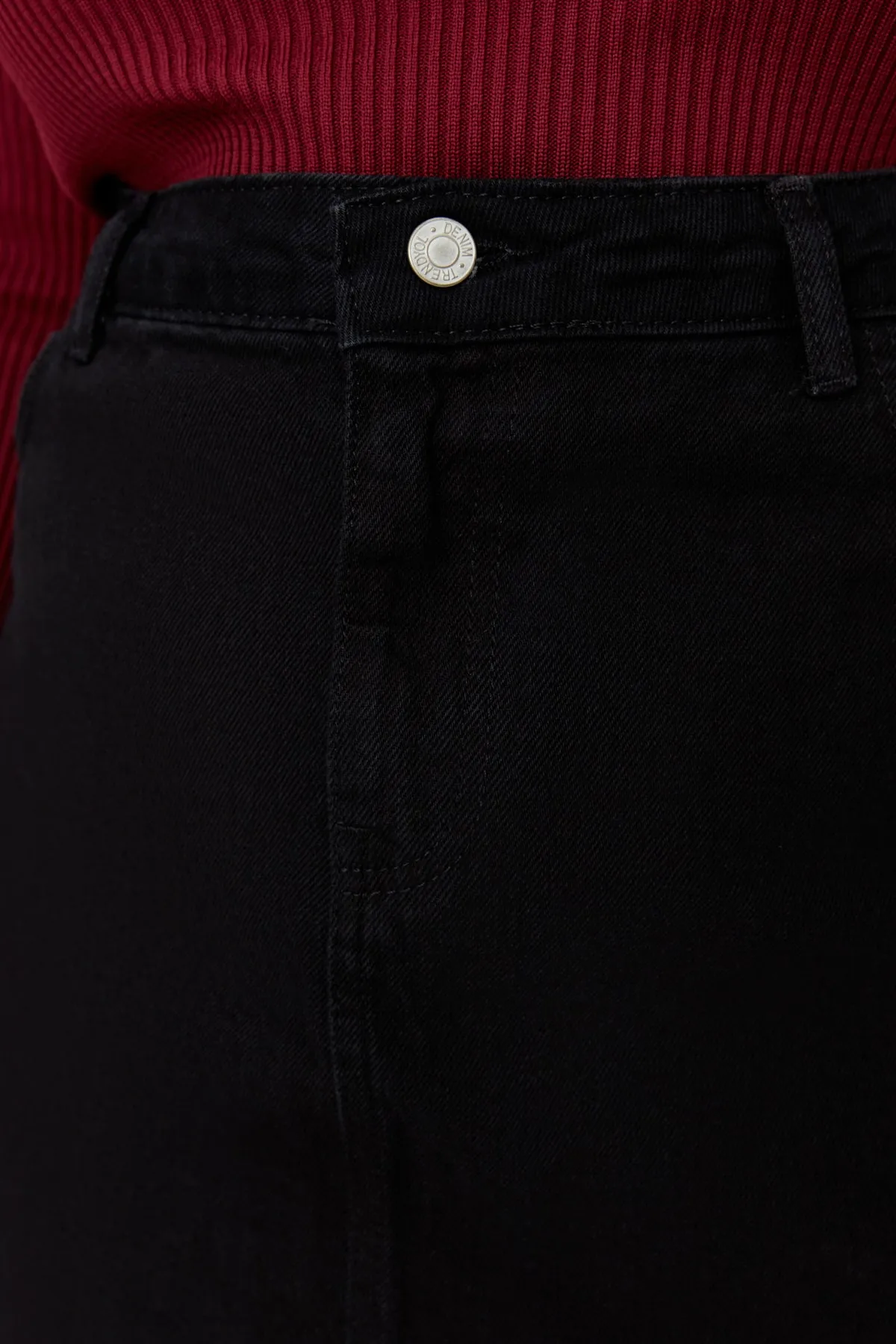 Trendyol Curve  Schwarzer Jeansrock in A-Form mit hoher Taille TBBAW23AZ00042