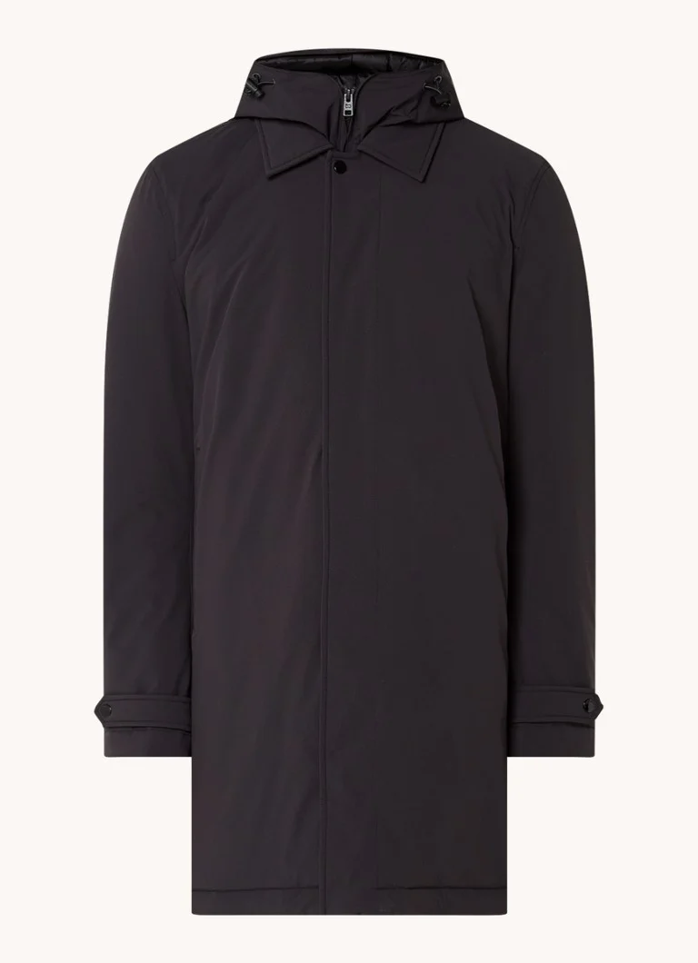 Parka Woolrich cu glugă și buzunare cu fermoar.