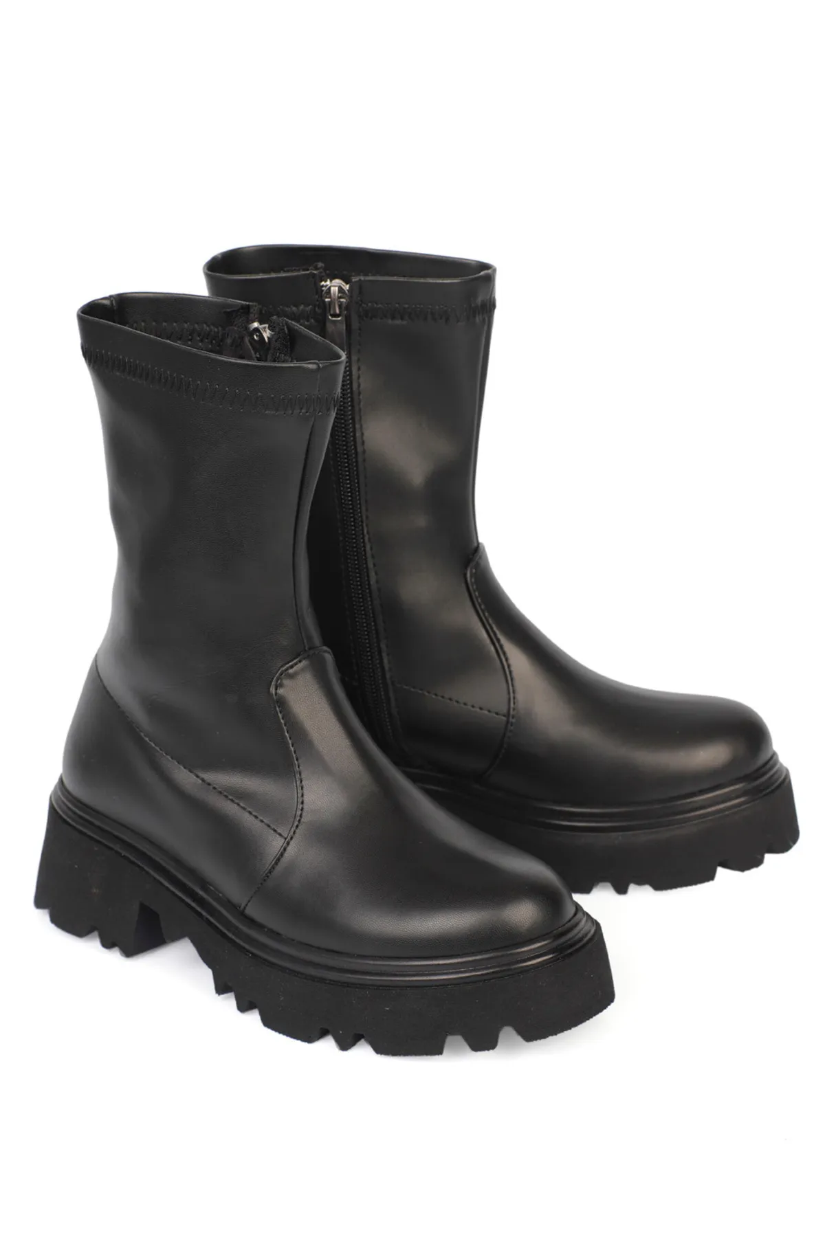 Capone Outfitters  Damenstiefel mit runder Zehenpartie, Stretch und seitlichem Reißverschluss