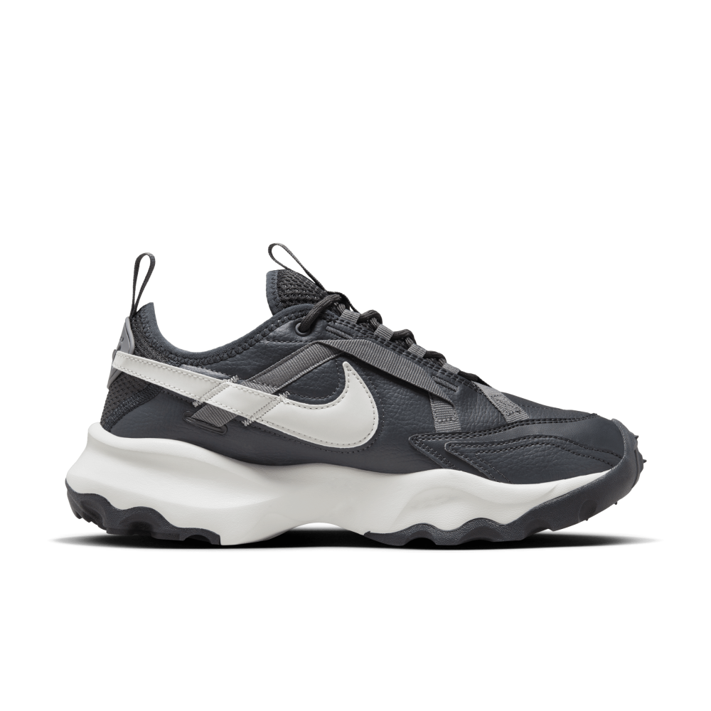 Nike TC 7900 DD9682-001 / grau