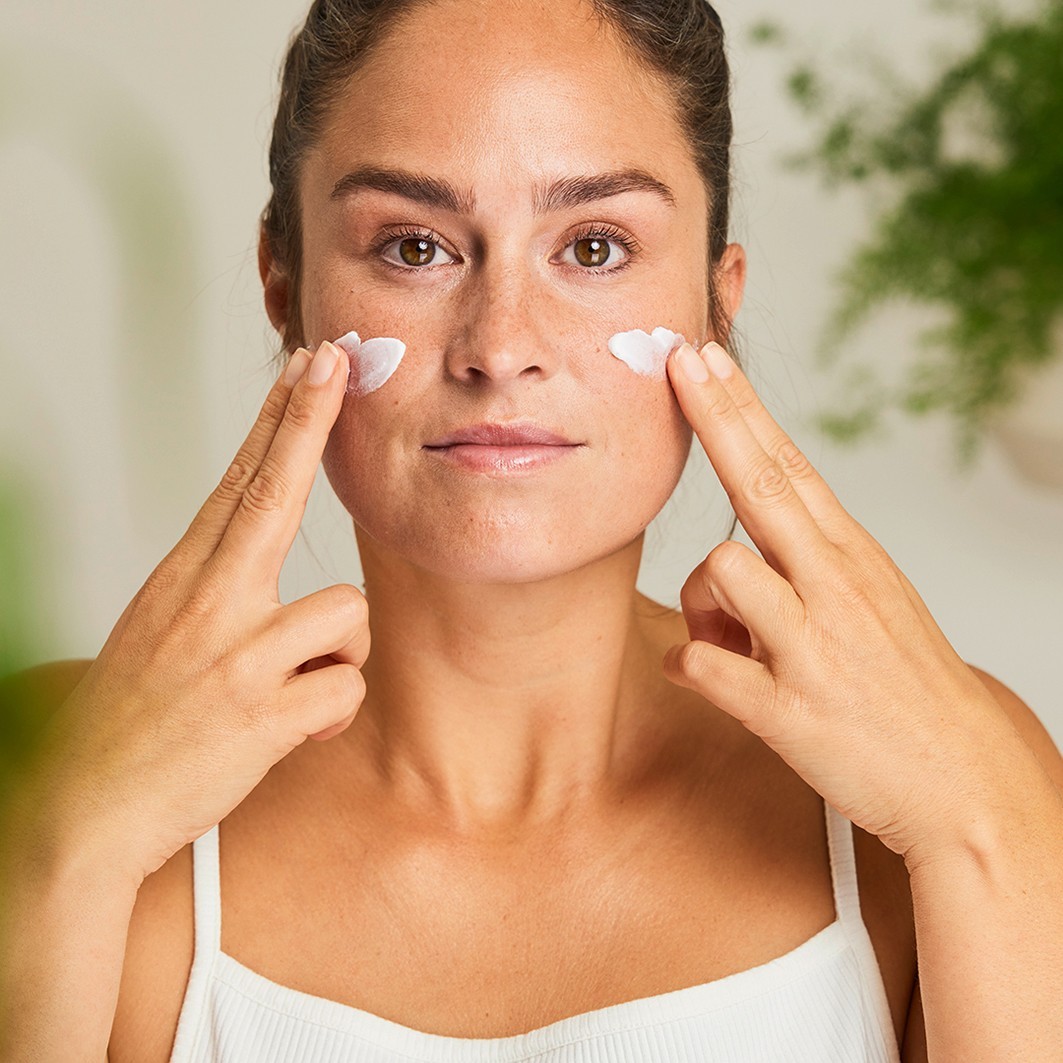 Straffende Tagespflege Granatapfel & Maca-Peptide