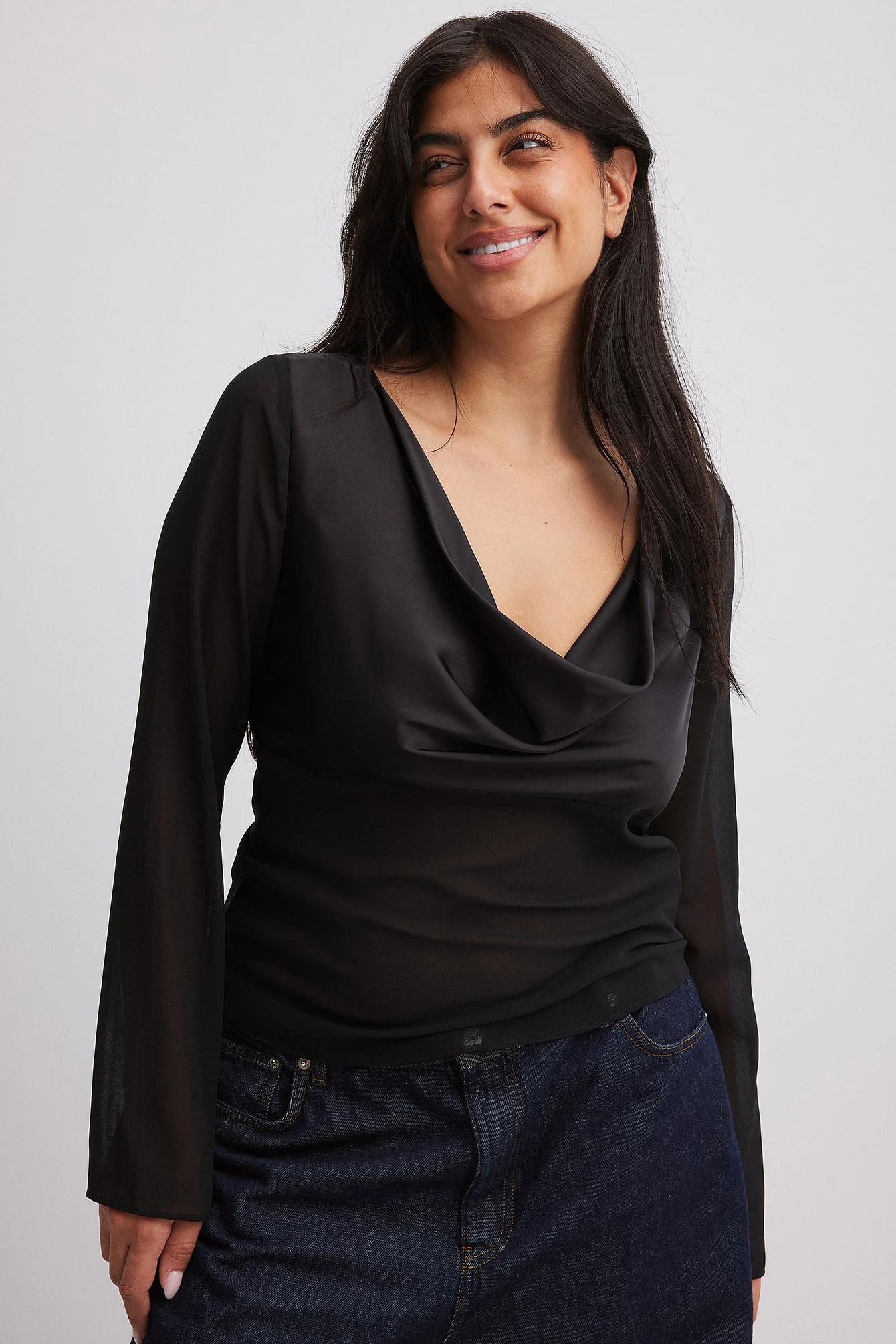Chiffon-Top mit Satindetail