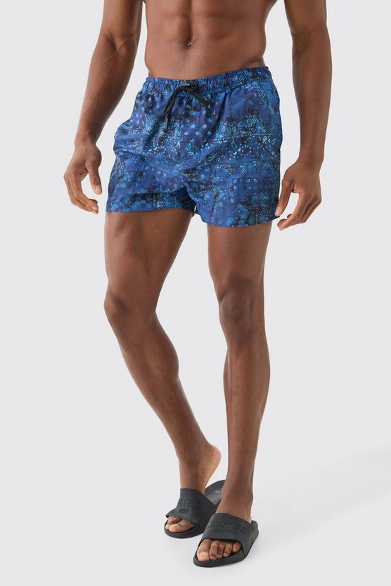 Kurze Badehose mit Bandana-Print