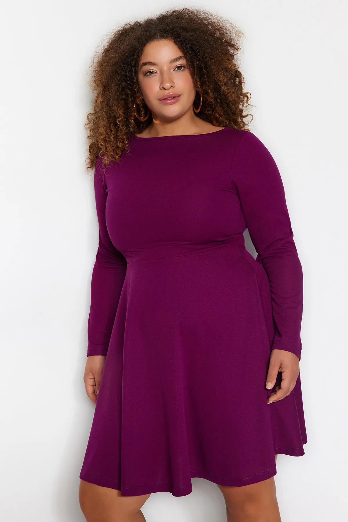 Trendyol Curve  Dunkelviolettes Mini-Strickkleid mit Taillenöffnung TBBAW24AH00061