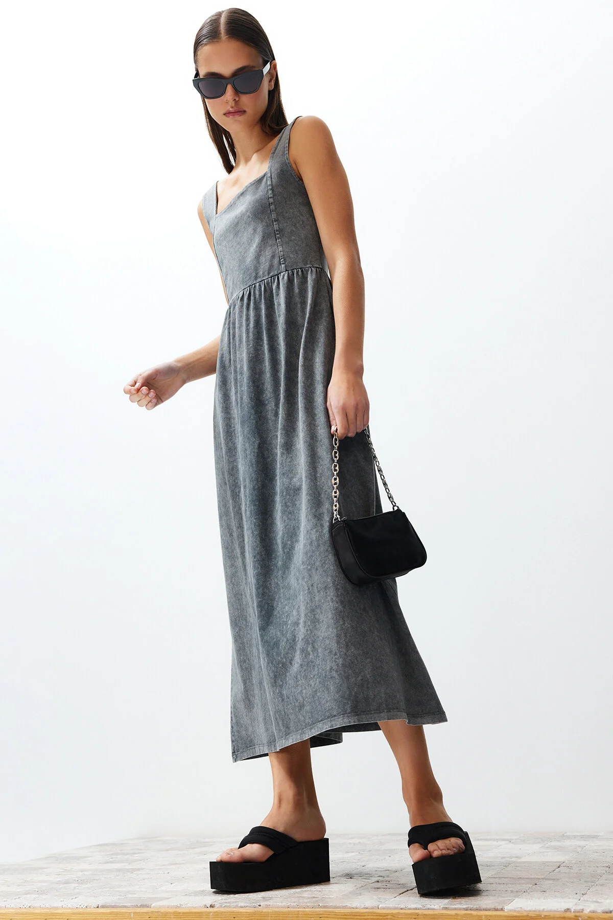 Trendyol Collection  Anthrazit Antik Skater Quadratischer Kragen Null Ärmel Gestricktes Maxi Kleid TWOSS24EL00586