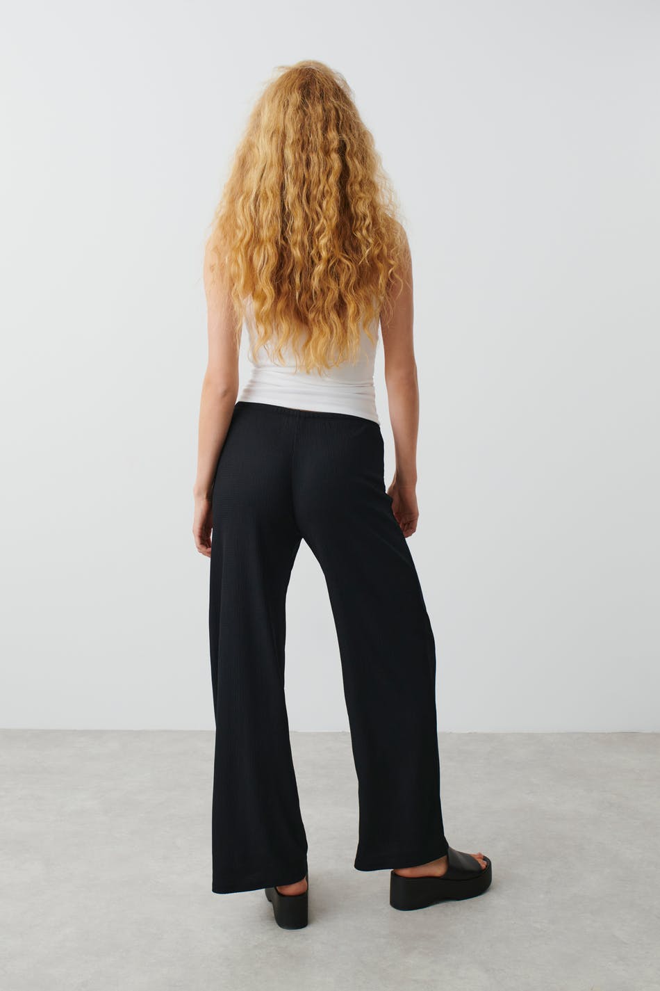 Wide low waist trousers