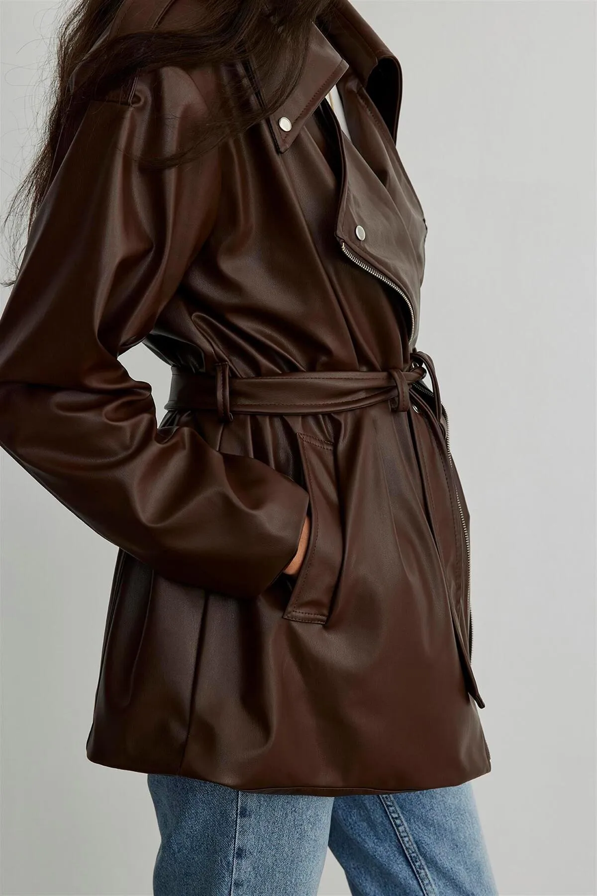 Suud Collection  Brauner Biker-Trenchcoat aus Leder