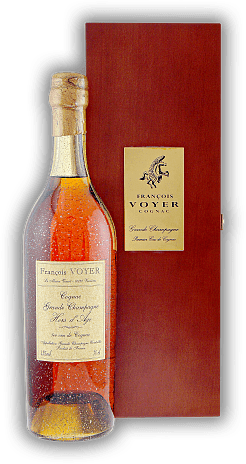Francois Voyer Hors d'Age Premier Cru de Cognac Grande Champagne Francois Voyer Hors d'Age Premier Cru de Cognac Grande Champagne Eine Assemblage aus sehr alten Eaux-de Vie - 40-60 Jahre alt. 0,7	 Liter - Vol 43,0%