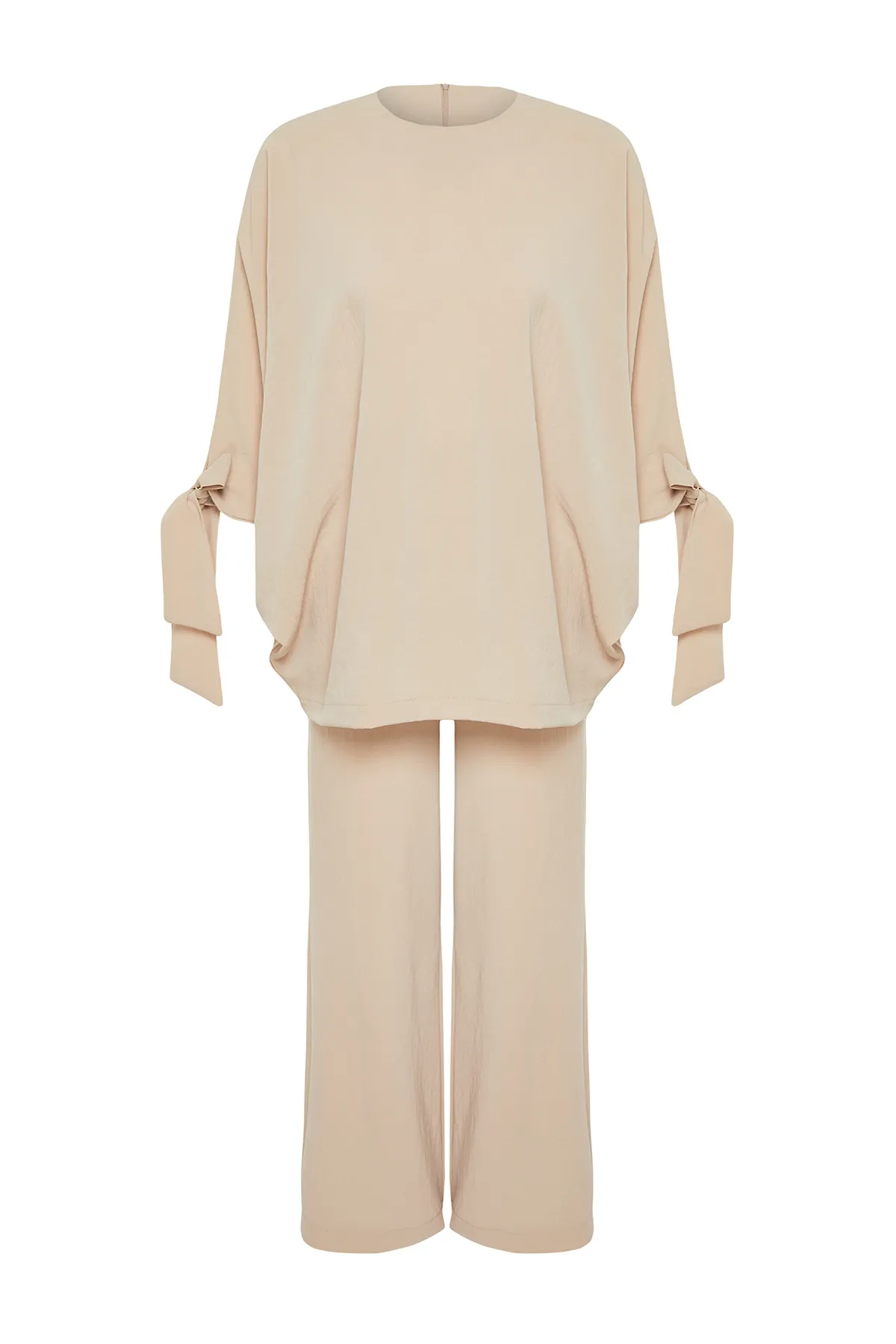 Trendyol Modest  Set aus gewebter Aerobin-Tunika und Hose mit Fledermausärmeln in Stein TCTSS23US00043