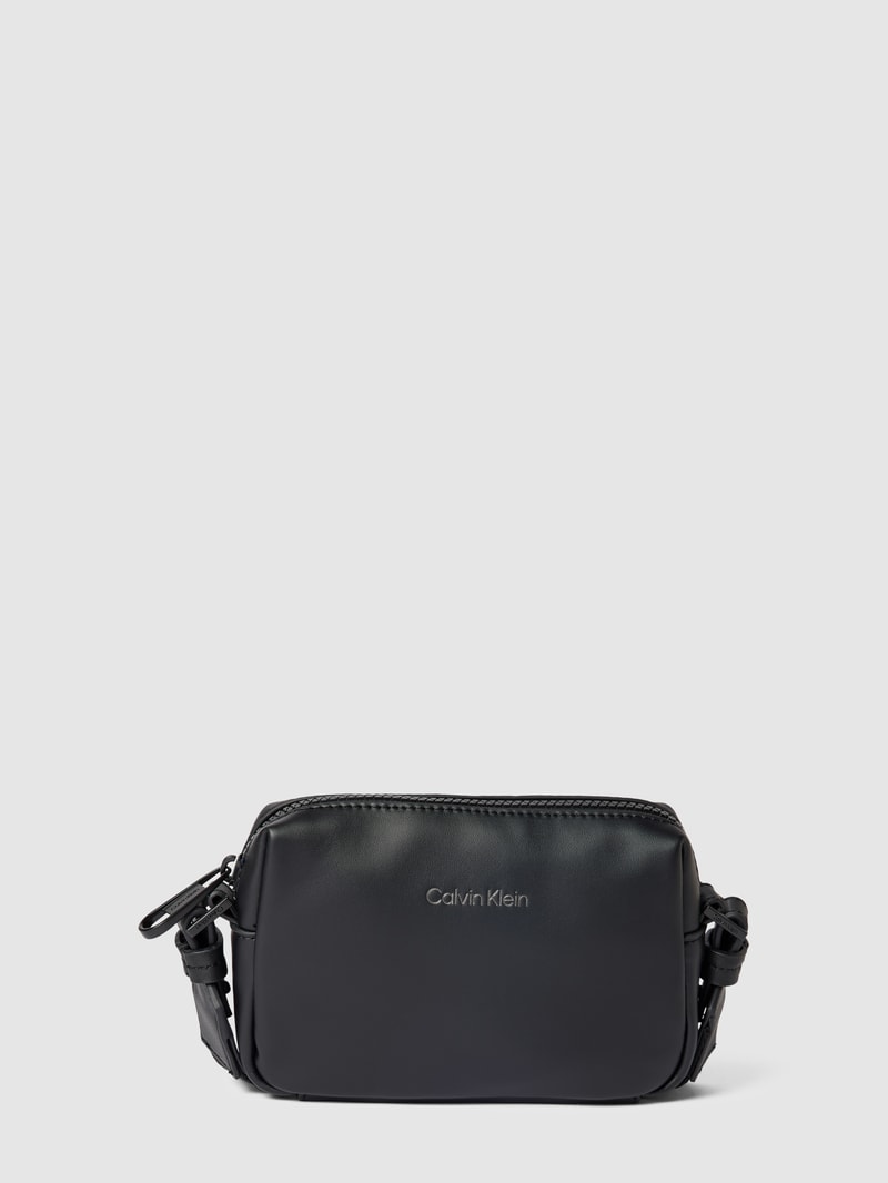 Umhängetasche mit Label-Details Modell 'CAMERA' in schwarz