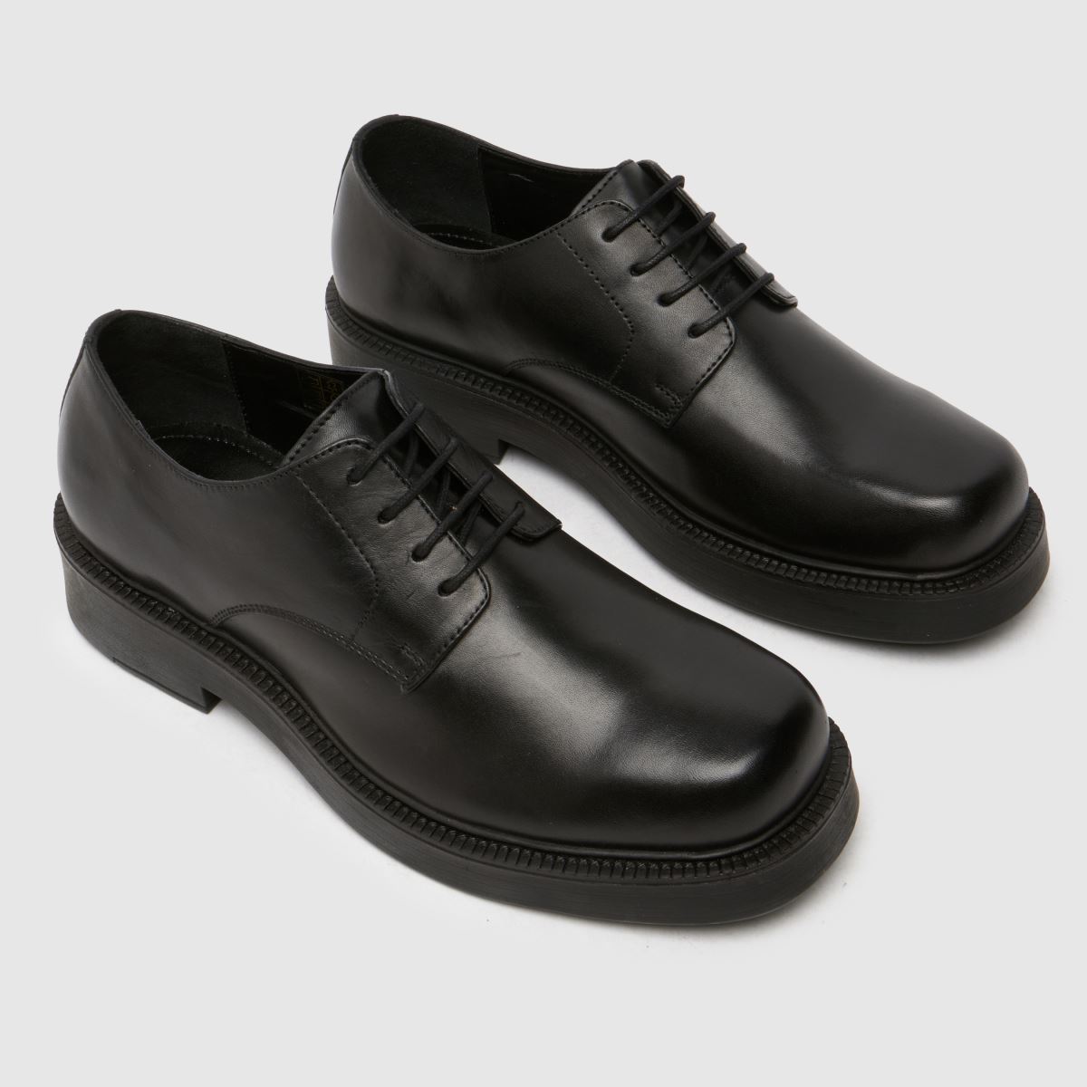 Schuh Micah bőr fűzős cipő fekete színben