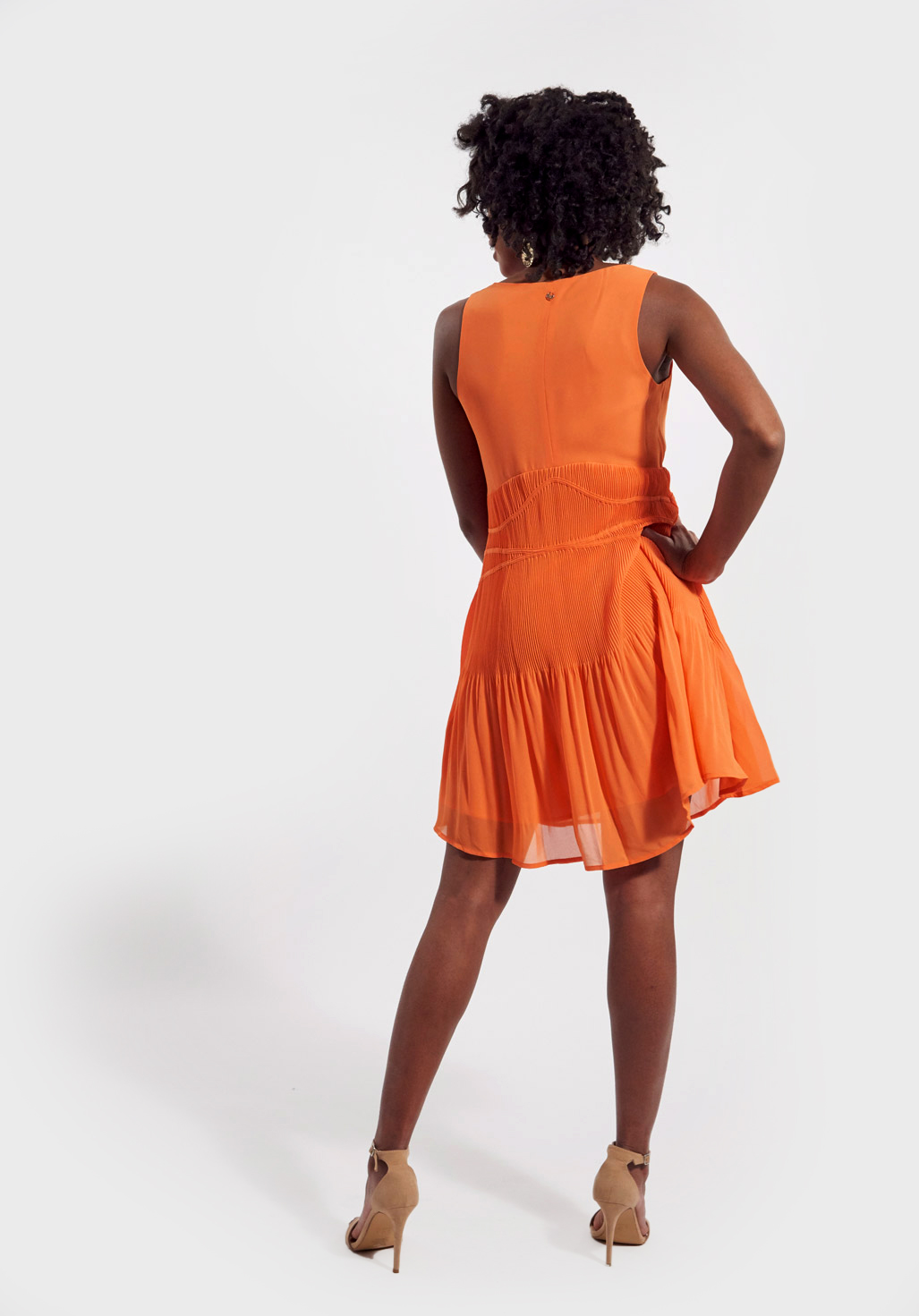 ALBI  Robe plissée orange sans manches