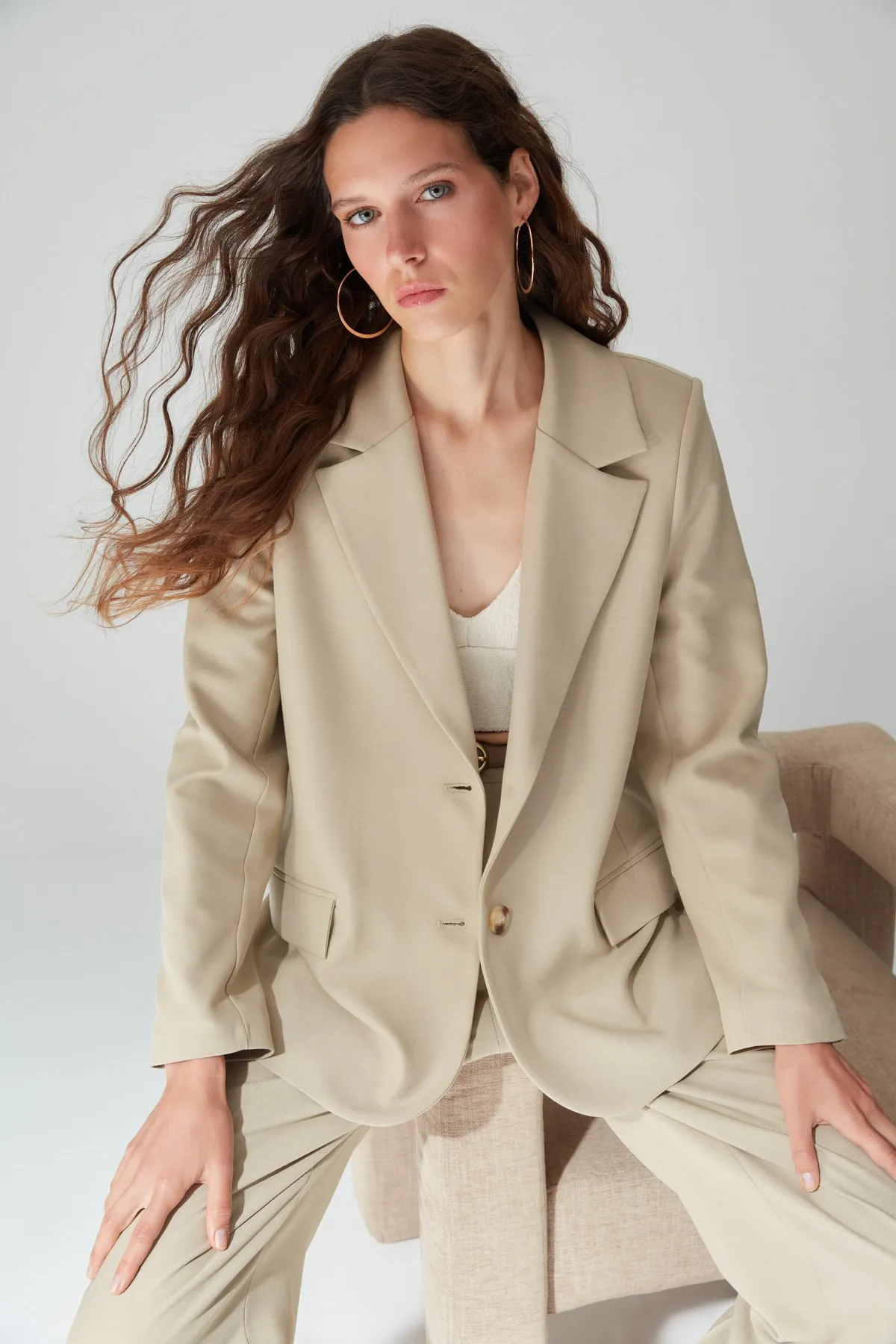 Trendyol Collection  Nerzfarbene, gefütterte, gewebte Blazerjacke TWOAW23BC00132