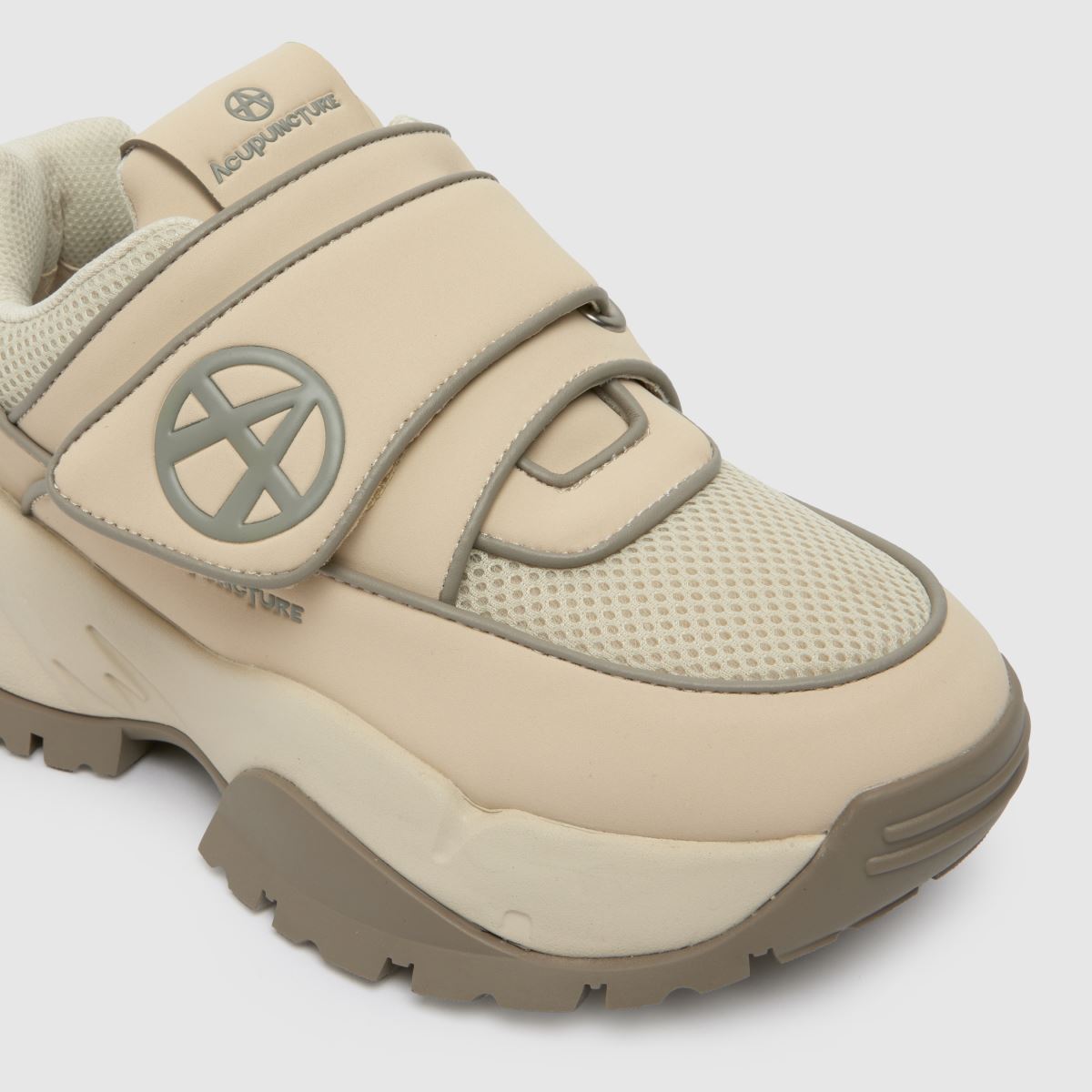 AKUPUNKTUR – Beige, kraftigare sneakers