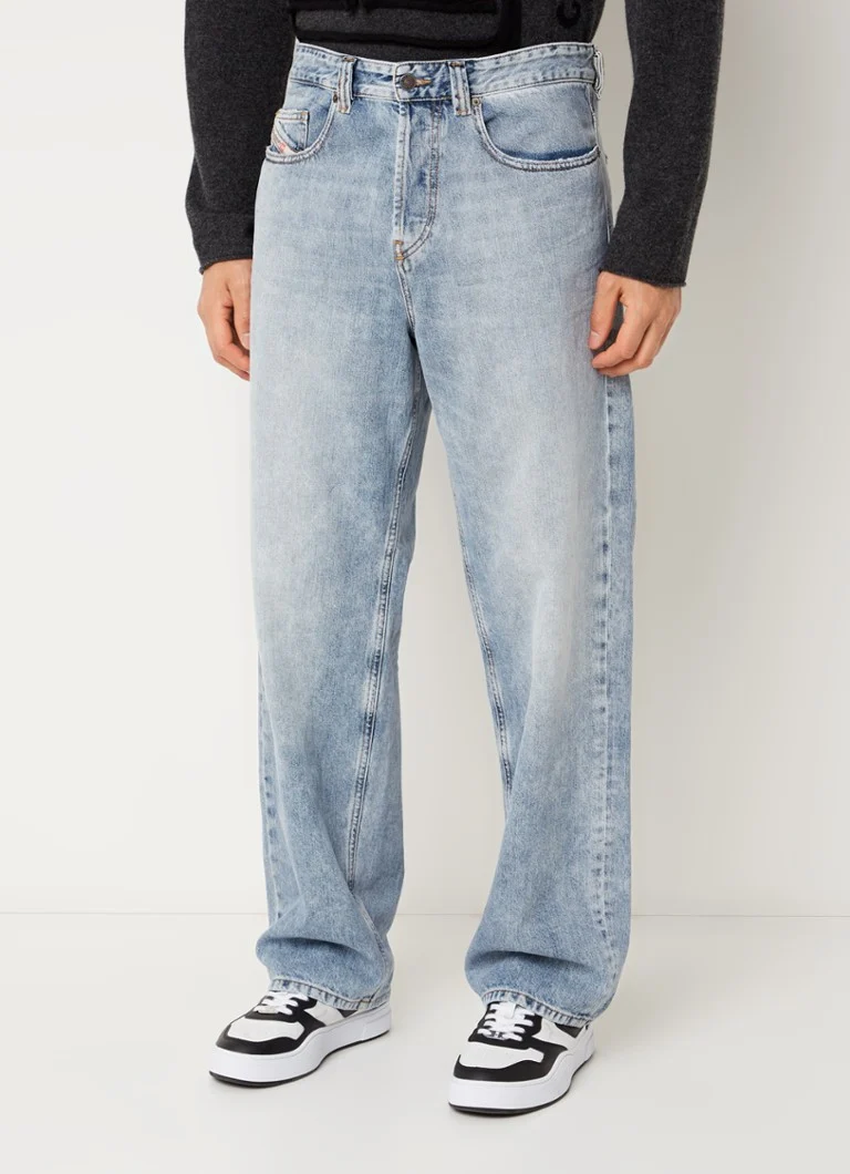 Diesel 2001 D-Macro løs passform jeans med medium vask