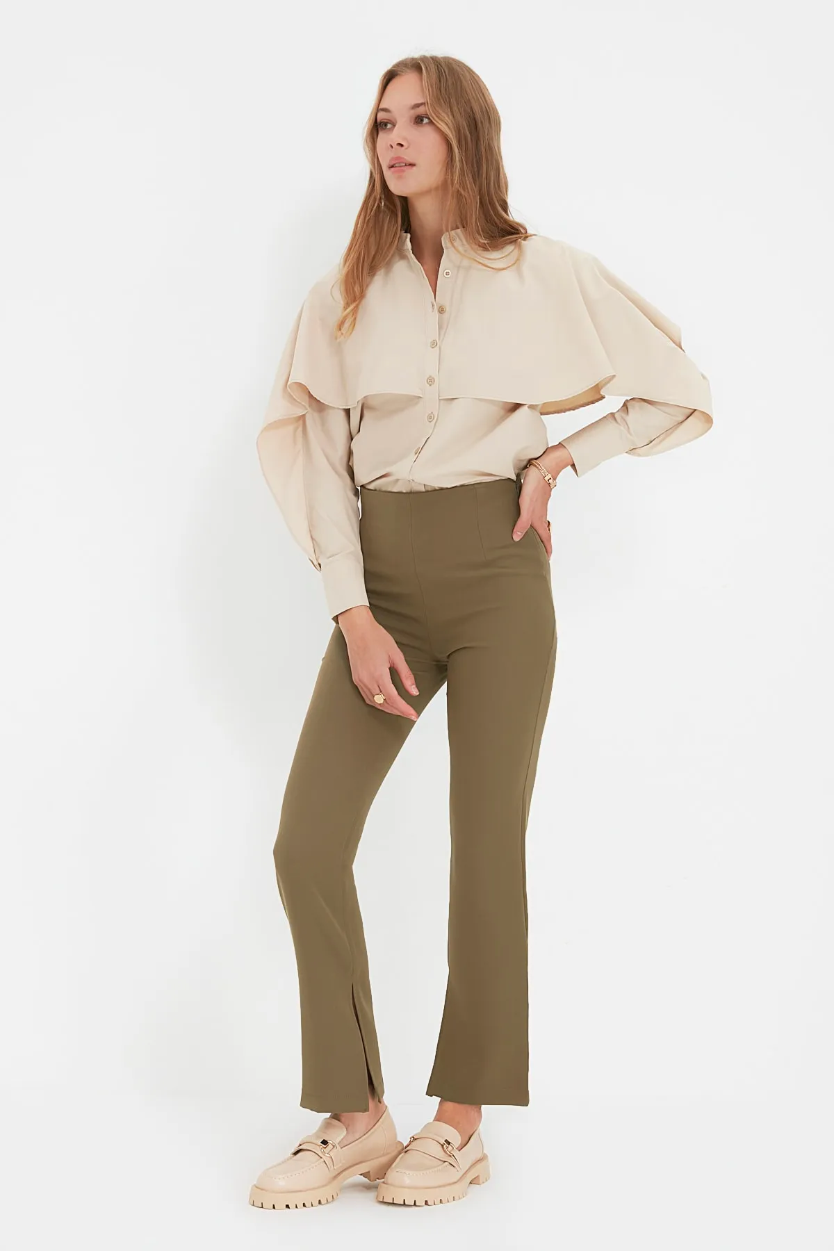 Trendyol Collection  Helle Khaki-Flare-Webhose mit hoher Taille TWOAW22PL0243