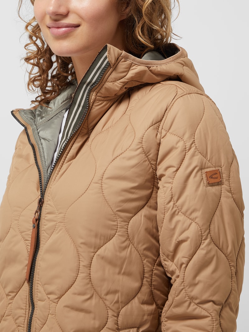 Steppjacke mit Kapuze - winddicht in camel