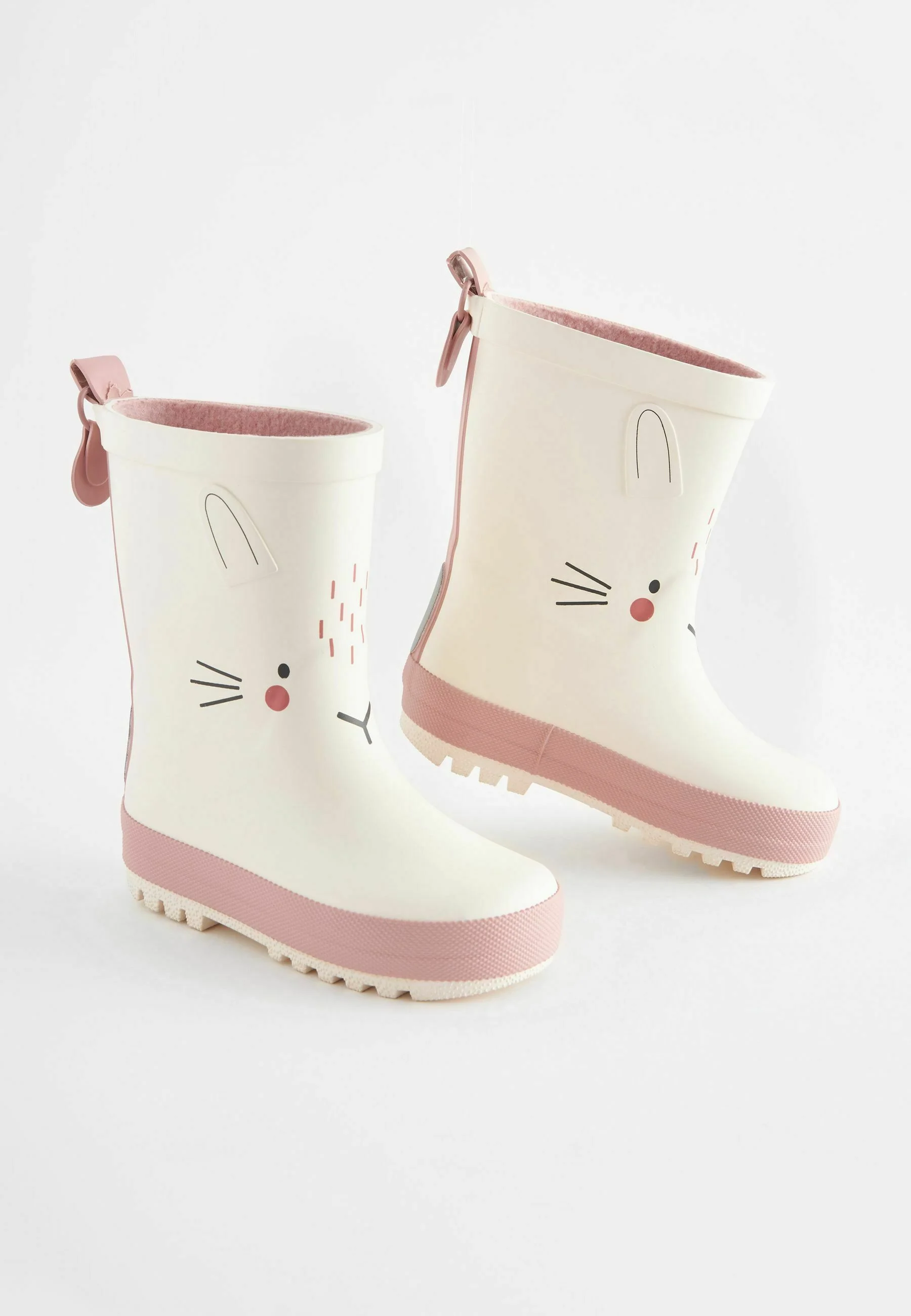 Siguiente ESTÁNDAR DE PERSONAJE - Botas de goma