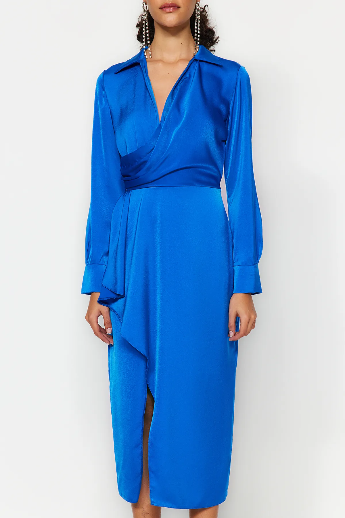 Trendyol Collection  Saks Wickelkleid aus gewebtem Satin, stilvolles Abendkleid TPRAW24EL00111