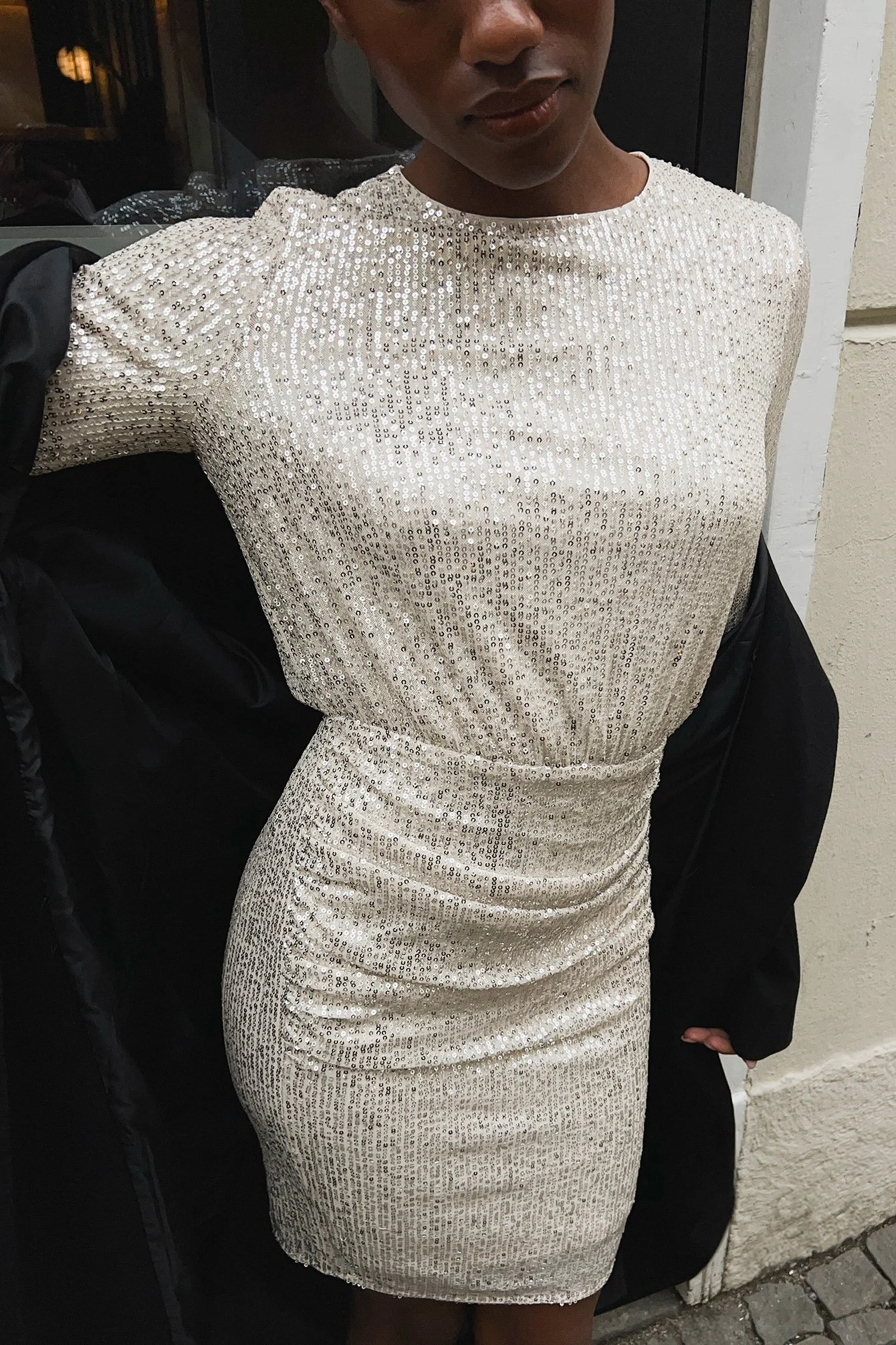 Mini-Pailletenkleid mit Rüschen