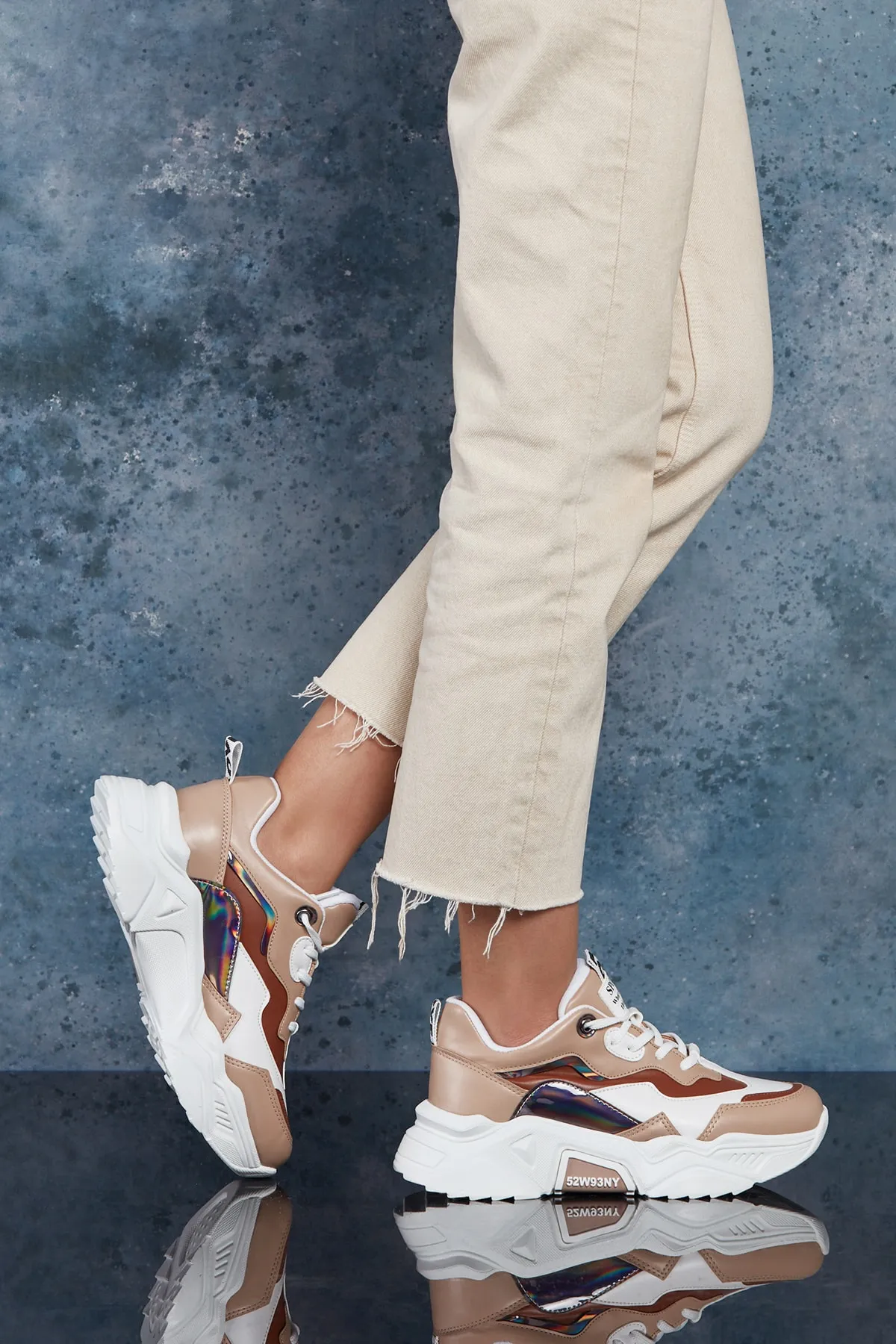 DARK SEER  Damen-Sneaker in Hellbraun und Weiß