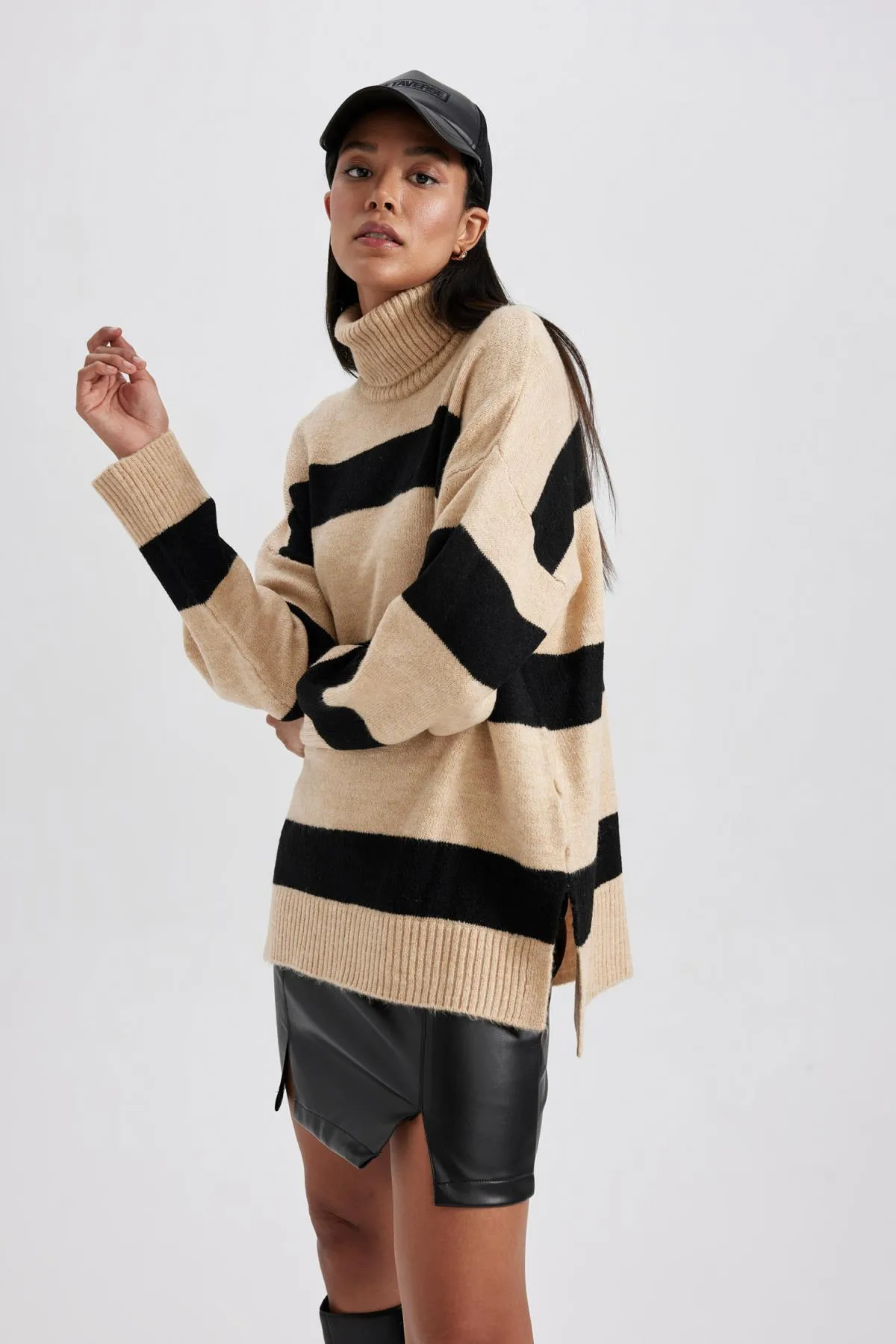 DeFacto  Gestreifte Rollkragentunika mit Relaxed Fit A8595ax23wn