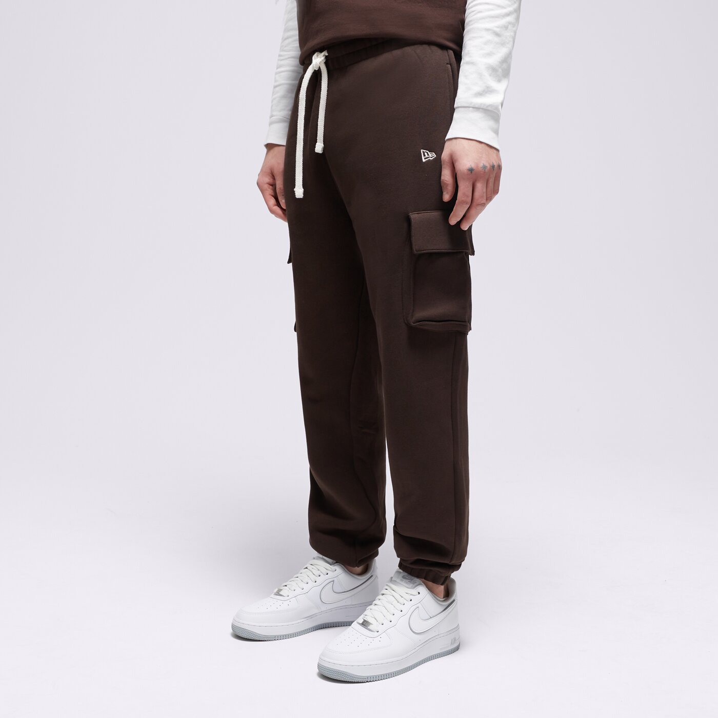 NEW ERA HOSE NE CARGO Braun
