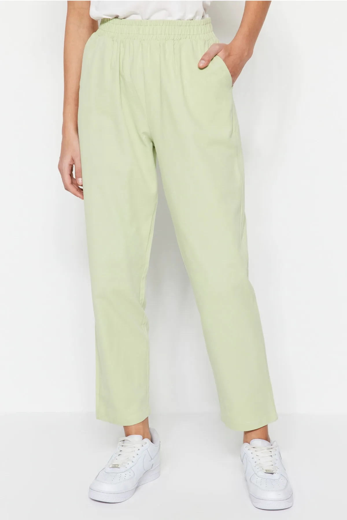 Trendyol Modest  Grünes Hemd-Hosen-Set aus gewebter Baumwolle TCTSS23US00065