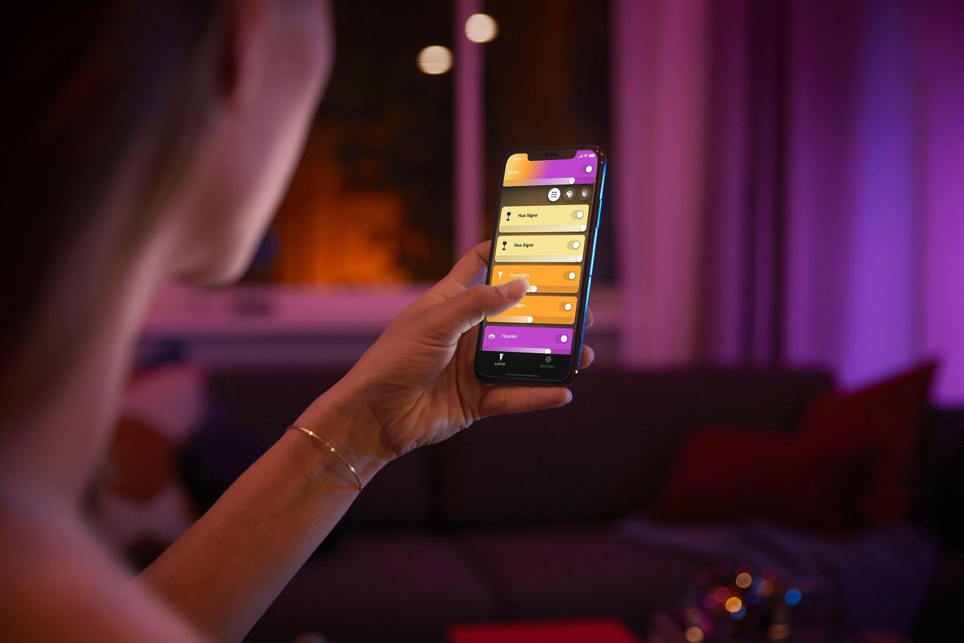 Philips Hue LED-Leuchtmittel White & Col. Amb. E27 Doppelpack 2x800lm 75W, E27, 1 St., Farbwechsler, Warmweiß