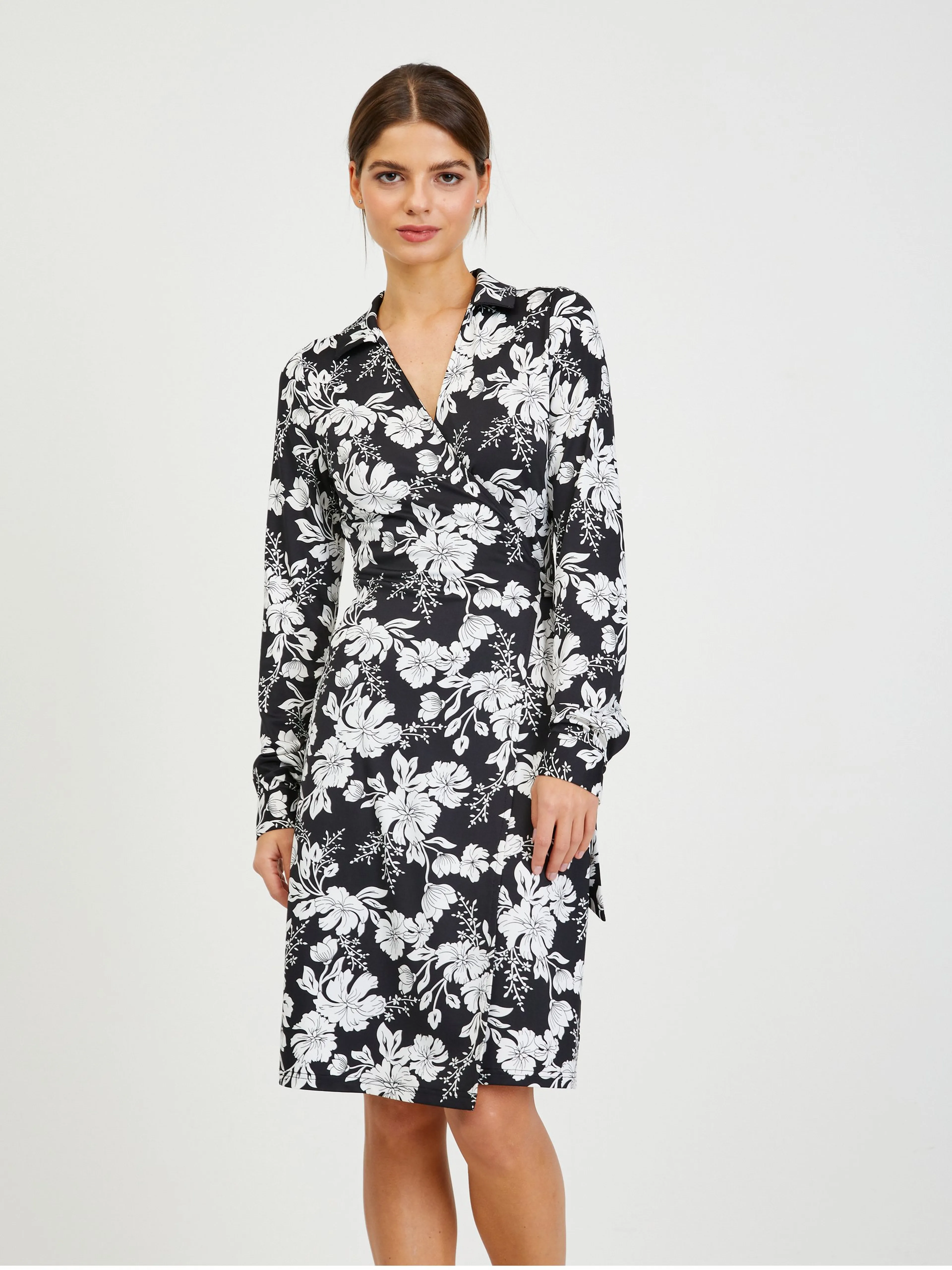 Weißes und schwarzes Damen-Blumenkleid ORSAY