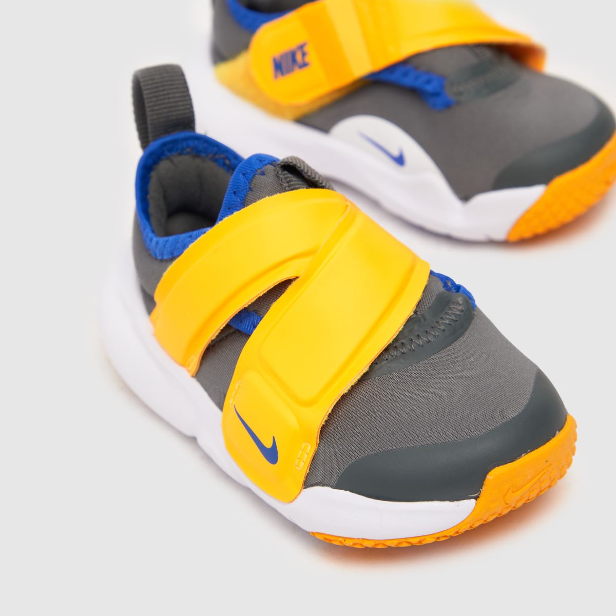 Nike mörkgrå flex advance pojkar småbarnsskor