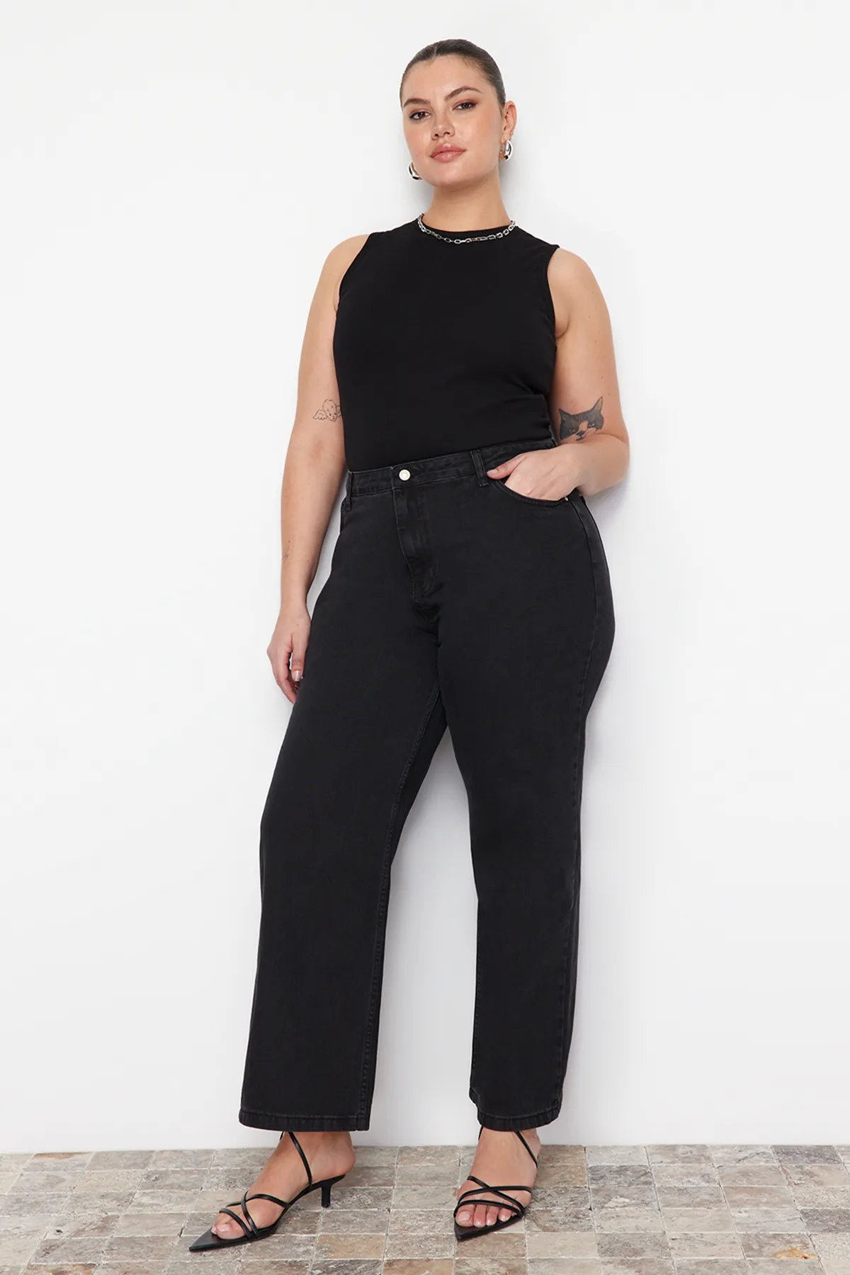 Trendyol Curve  Anthrazitfarbene, weit geschnittene Jeans mit hoher Taille TBSSS22JE0211