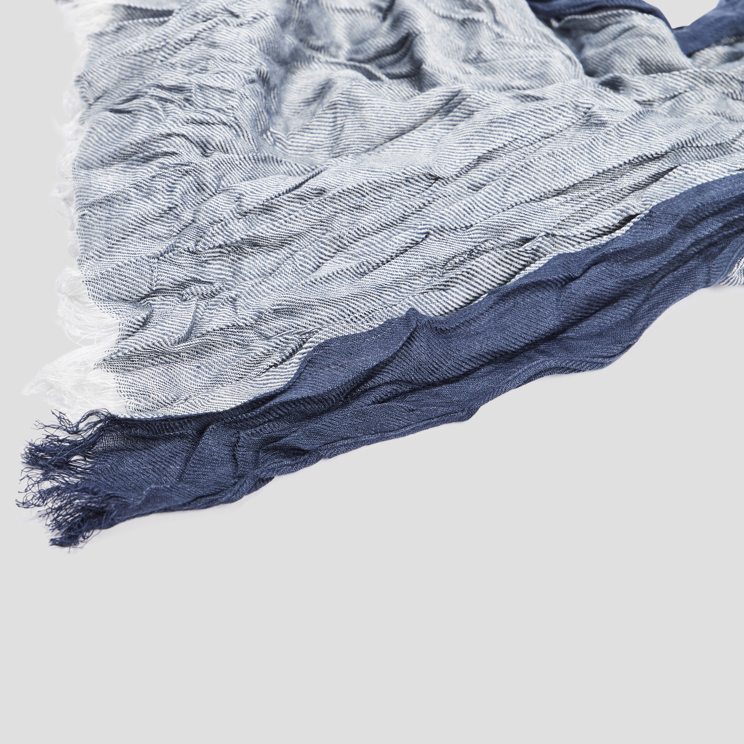 Foulard effet froissé bleu marine homme | La Halle